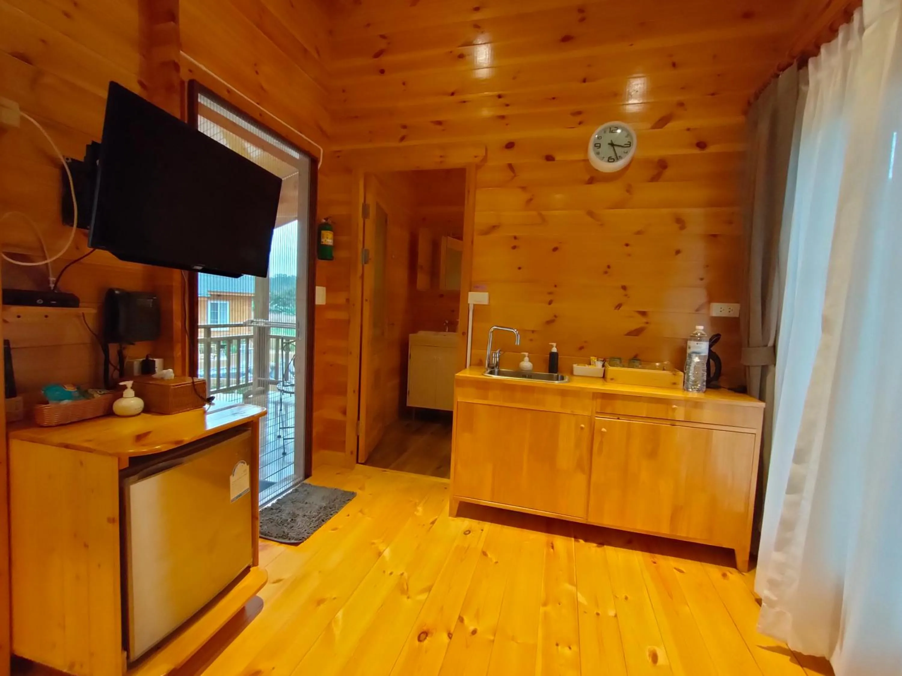Soundless Resort