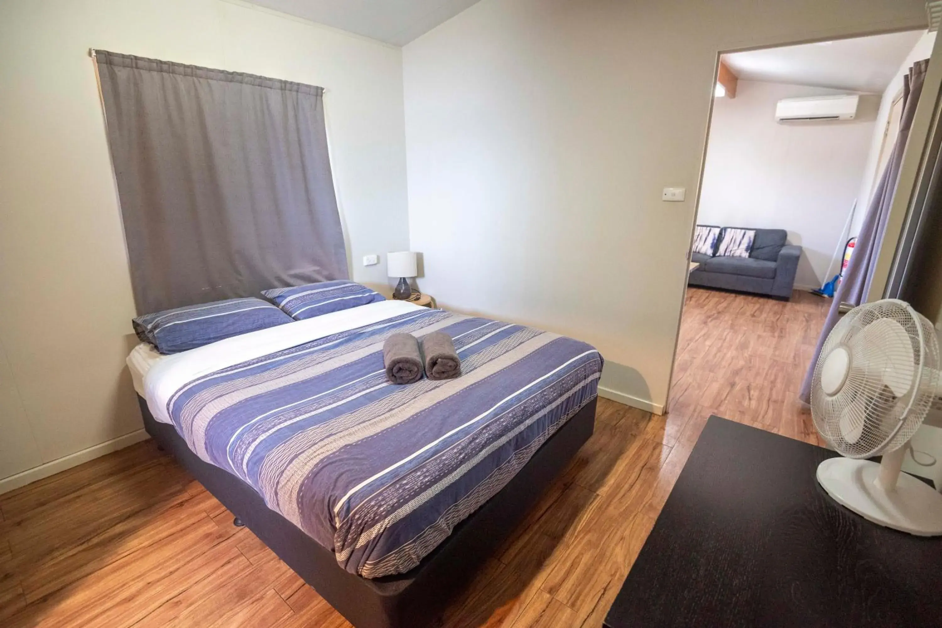 Deluxe Chalet with Ensuite in Capricorn Holiday Park Deluxe Chalet with Ensuite in Capricorn Holiday Park