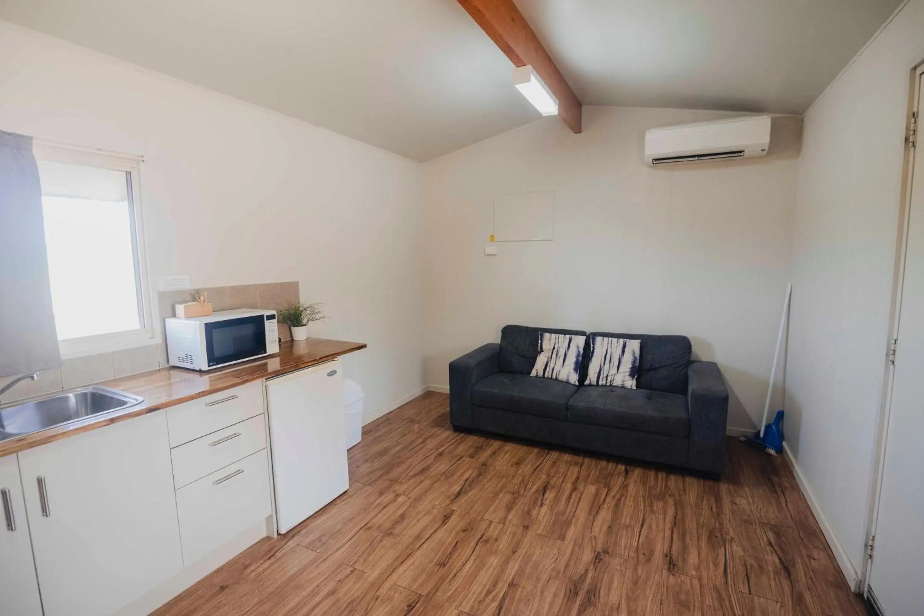 Deluxe Chalet with Ensuite in Capricorn Holiday Park Deluxe Chalet with Ensuite in Capricorn Holiday Park