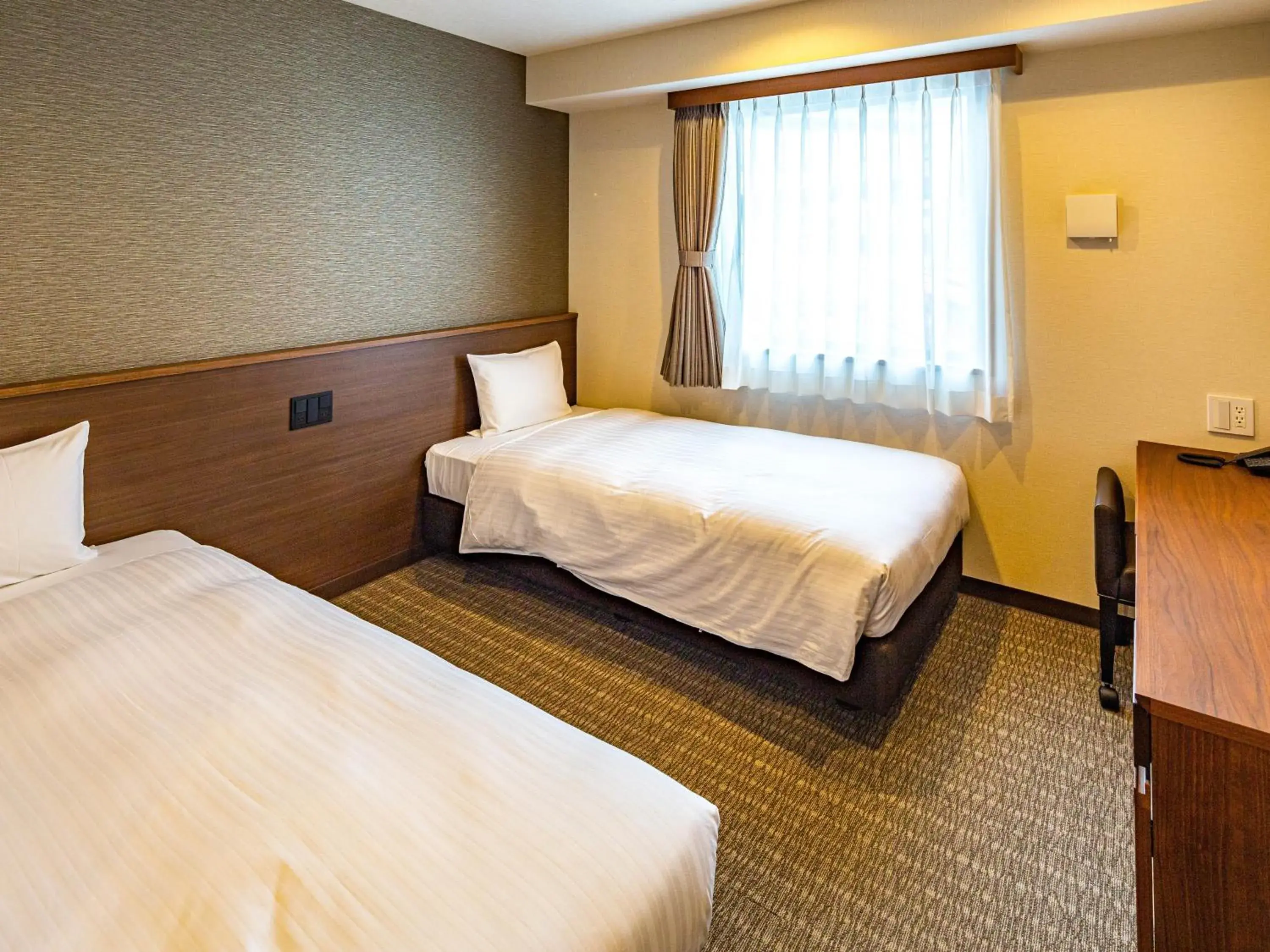 Twin Room - single occupancy in Bande Hotel Tenpozan Higashi Twin Room - single occupancy in Bande Hotel Tenpozan Higashi