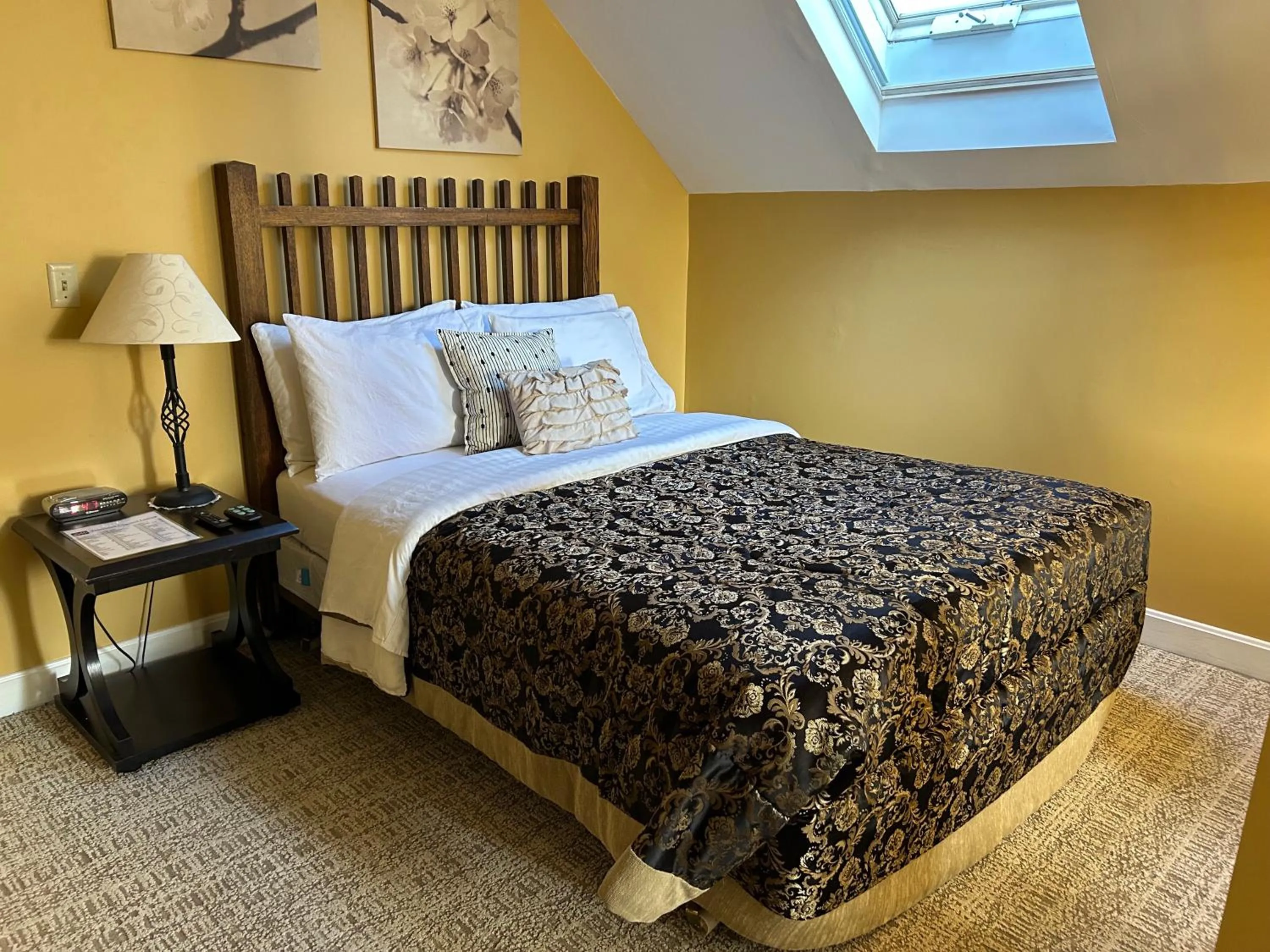 Bed in 50 Lincoln Short North Bed & Breakfast