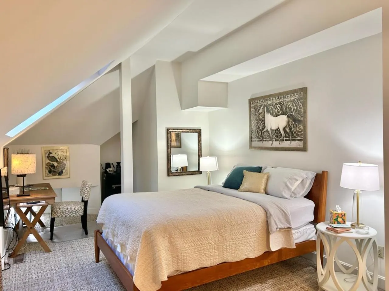 Bed in 50 Lincoln Short North Bed & Breakfast