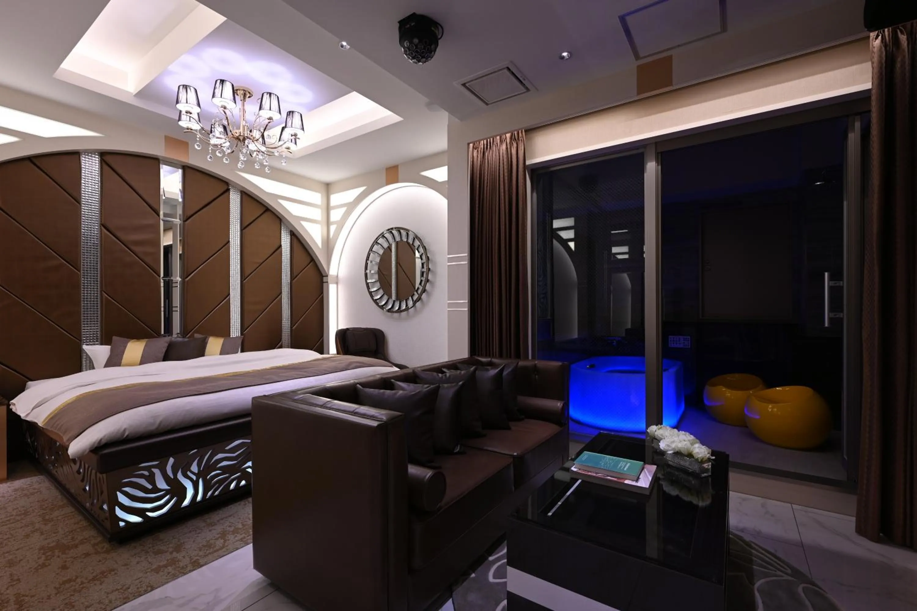 Bed in HOTEL VARKIN ANNEX