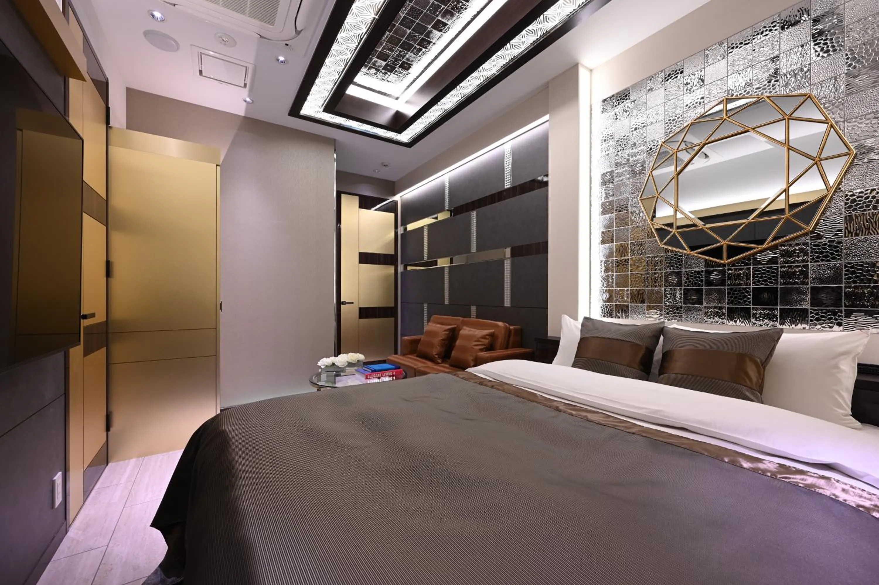 Bed in HOTEL VARKIN ANNEX