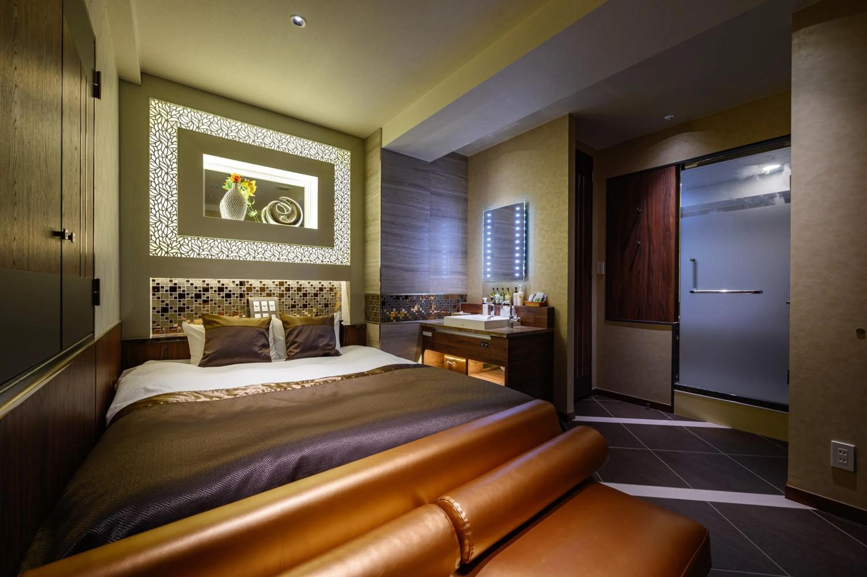 Bed in HOTEL VARKIN ANNEX