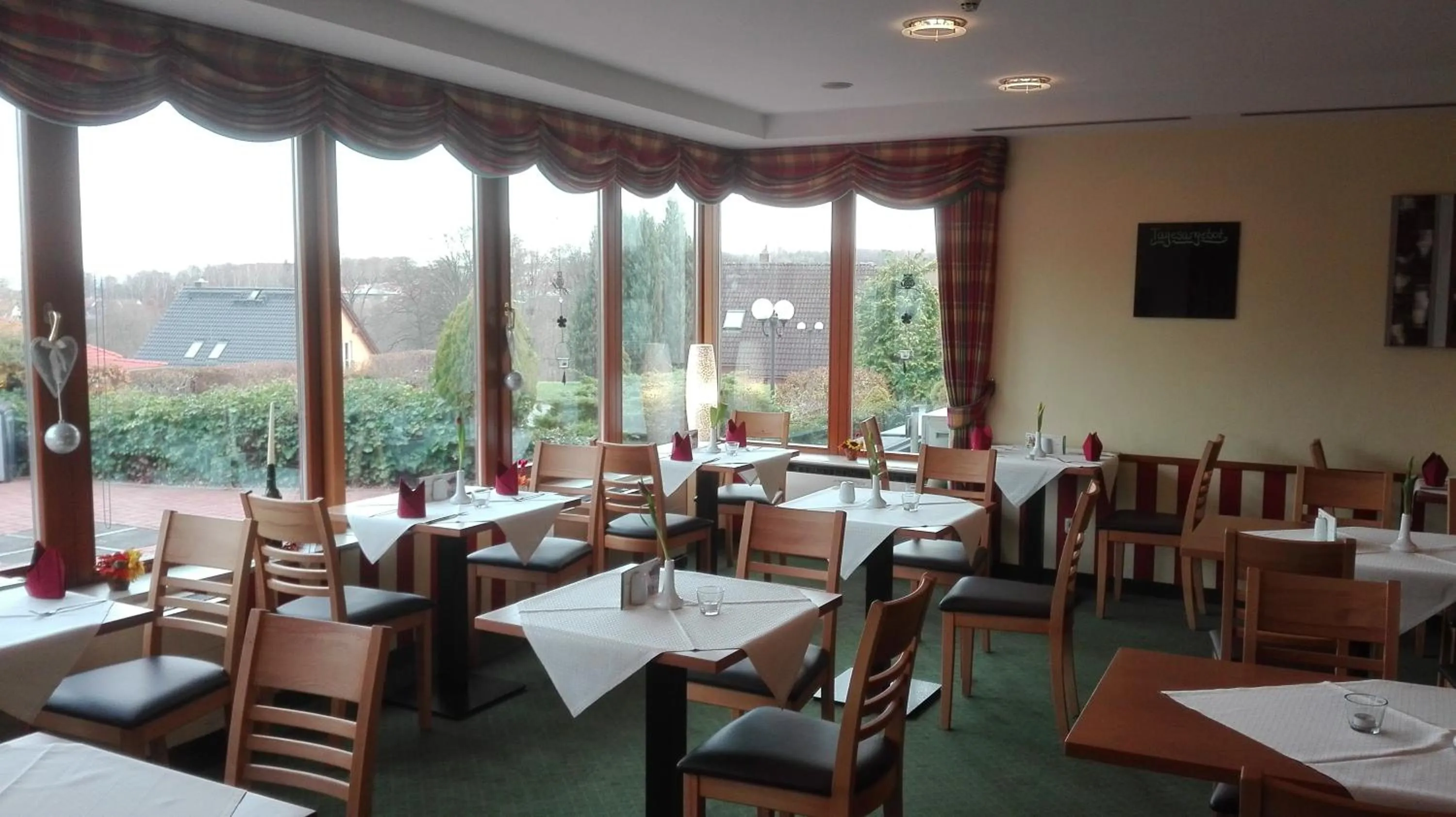 Restaurant/places to eat in Landhotel Dresden