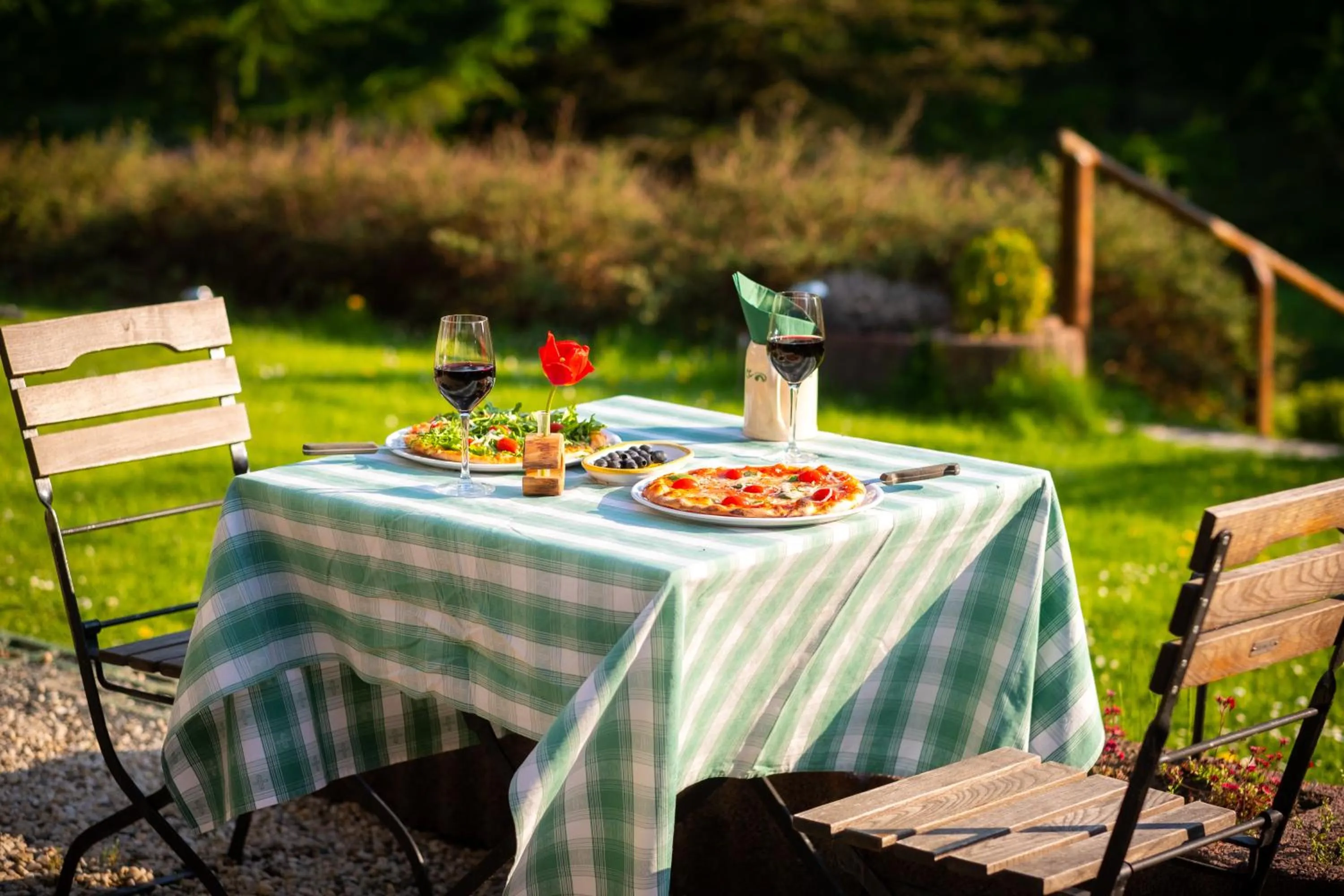 Restaurant/places to eat in Landhotel Altes Zollhaus