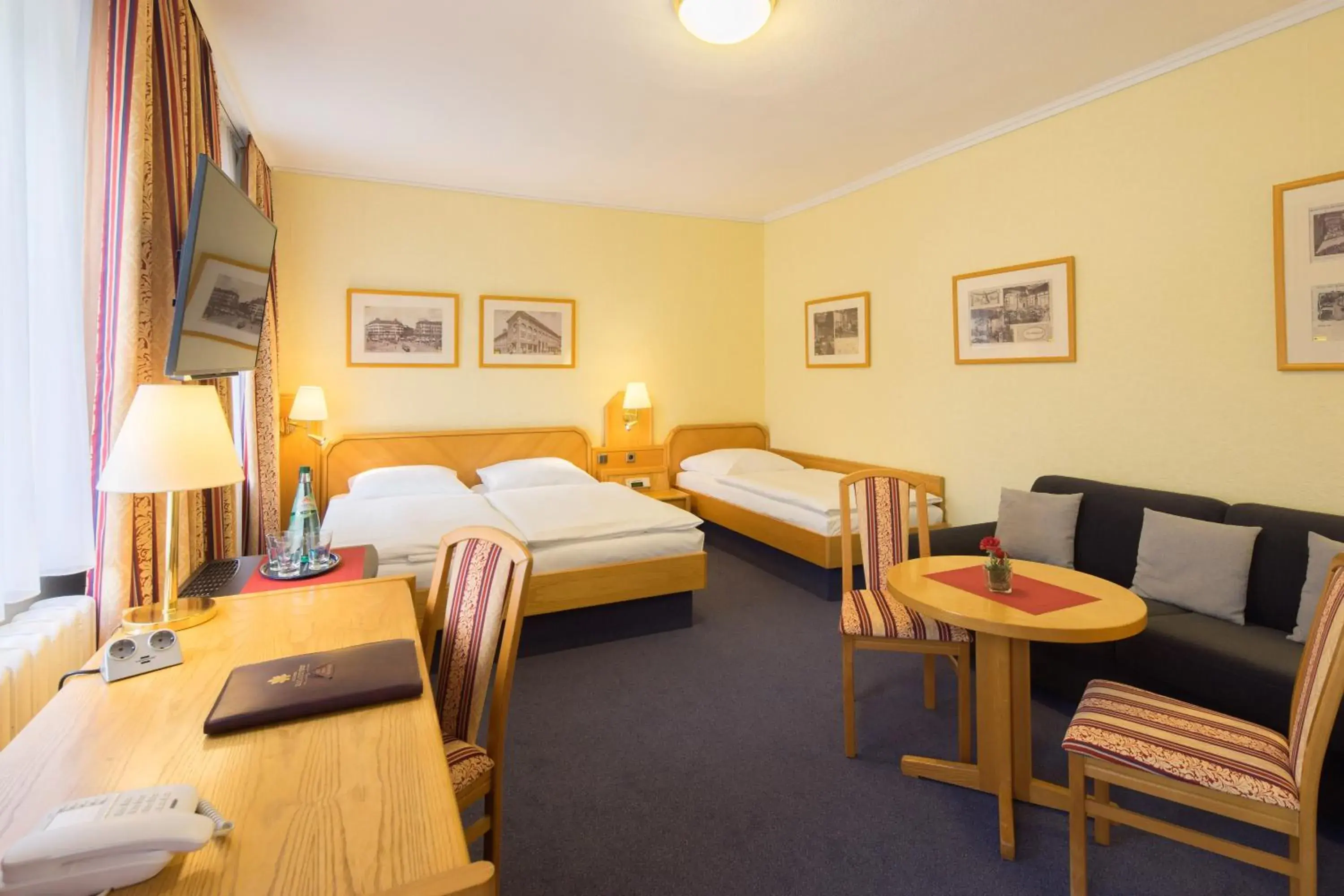 Photo of the whole room, Bed in Hotel Kastanienhof Photo of the whole room, Bed in Hotel Kastanienhof