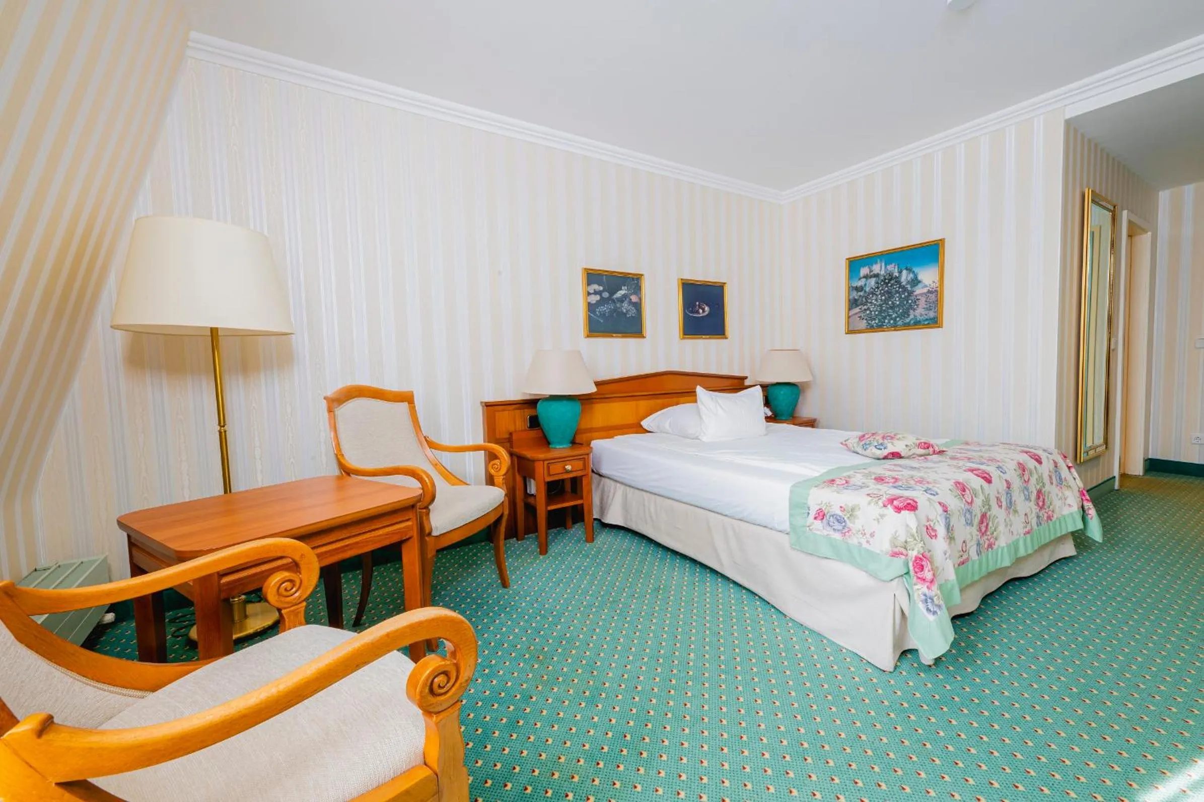 Photo of the whole room, Bed in Hotel am Schlosspark