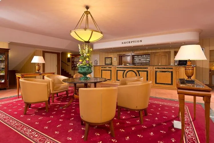 Lobby or reception in Hotel am Schlosspark