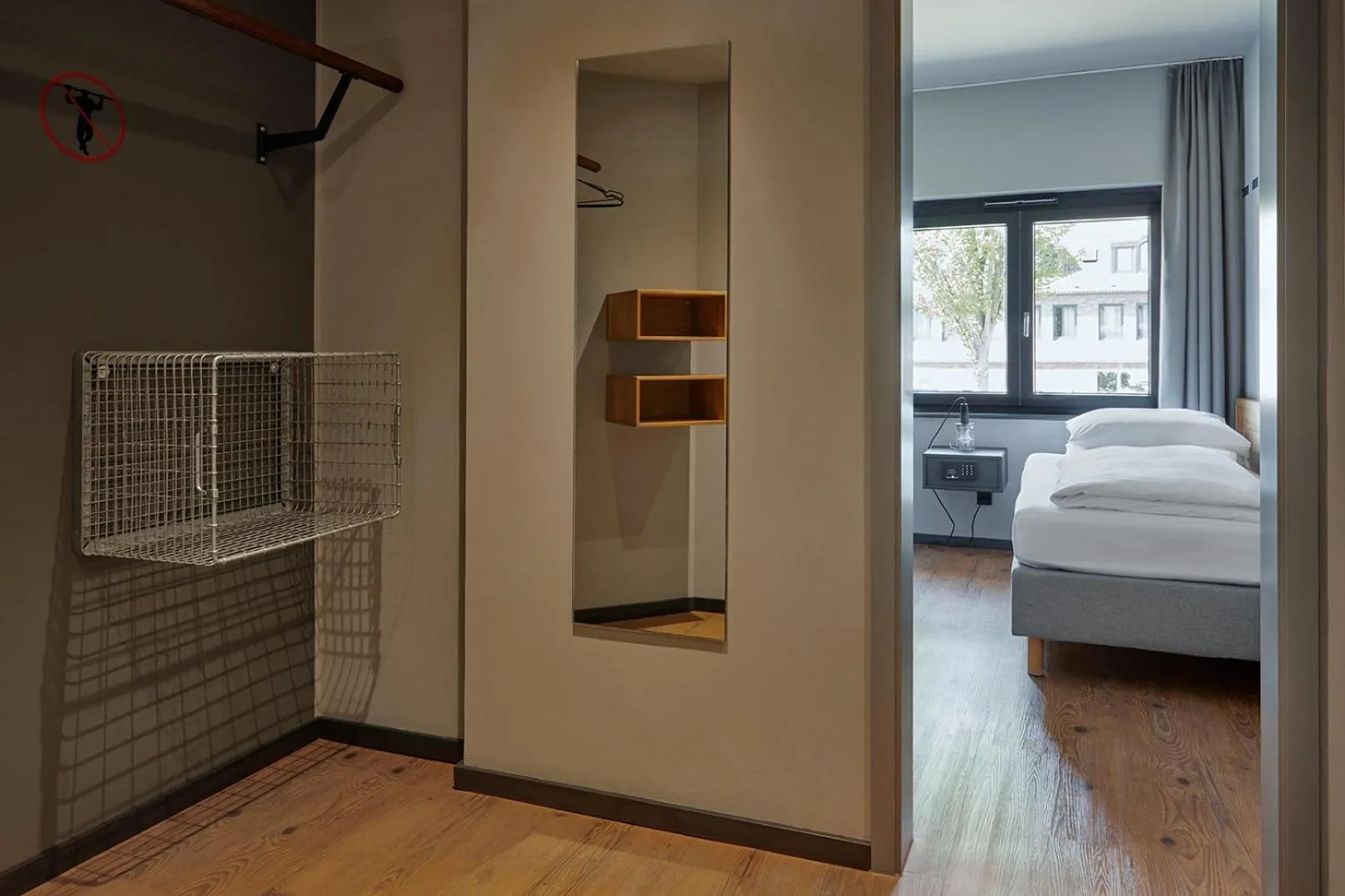 Photo of the whole room, Bed in Underdog Hotel