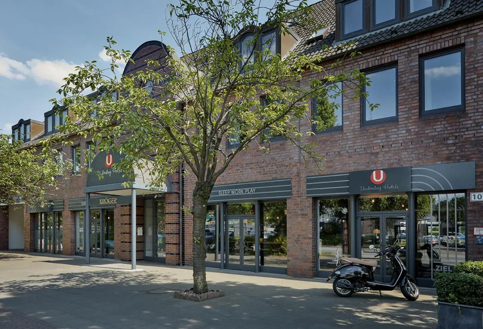 Property building in Underdog Hotel Property building in Underdog Hotel