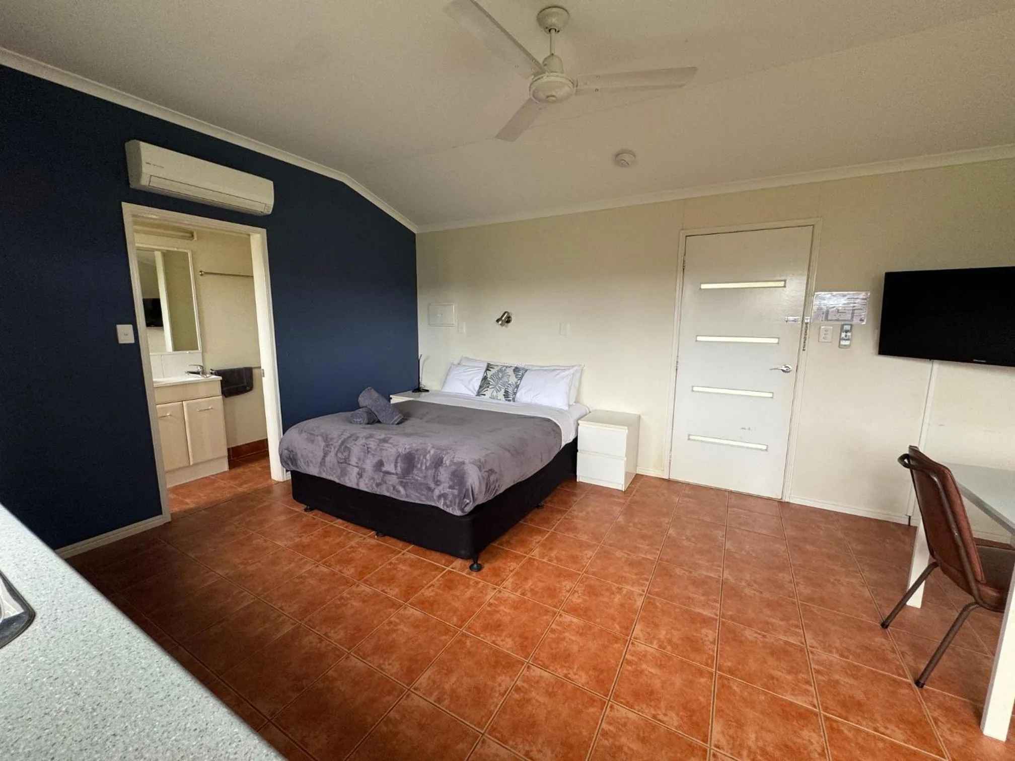 Bed in Mareeba Motor Inn