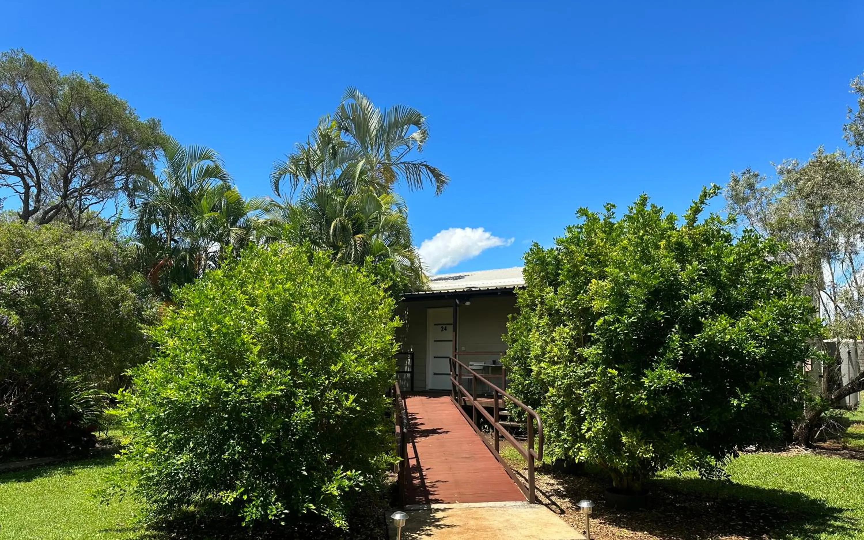 Property building in Mareeba Motor Inn