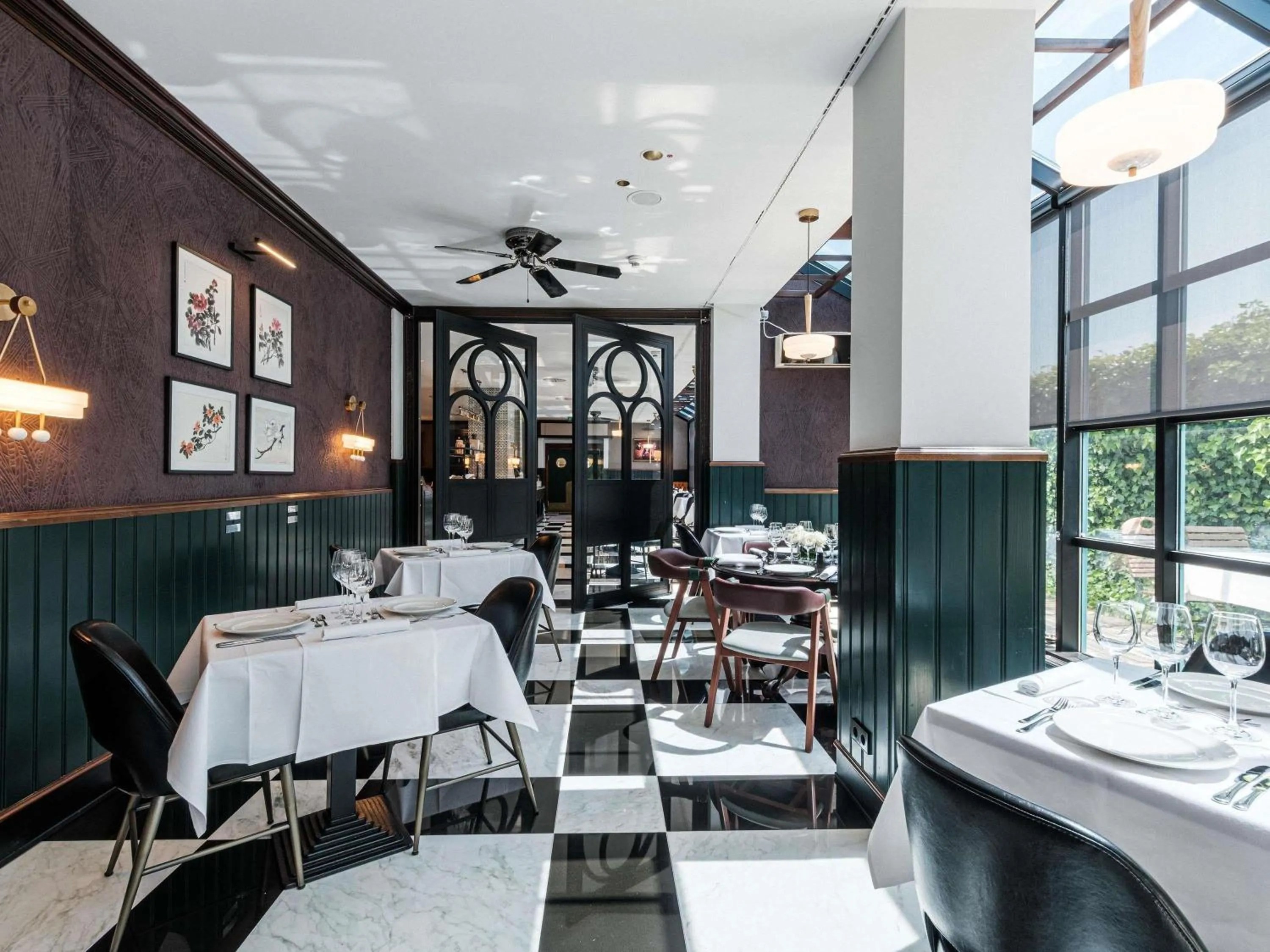 Restaurant/places to eat in Mercure Hotel Frankfurt Airport Langen