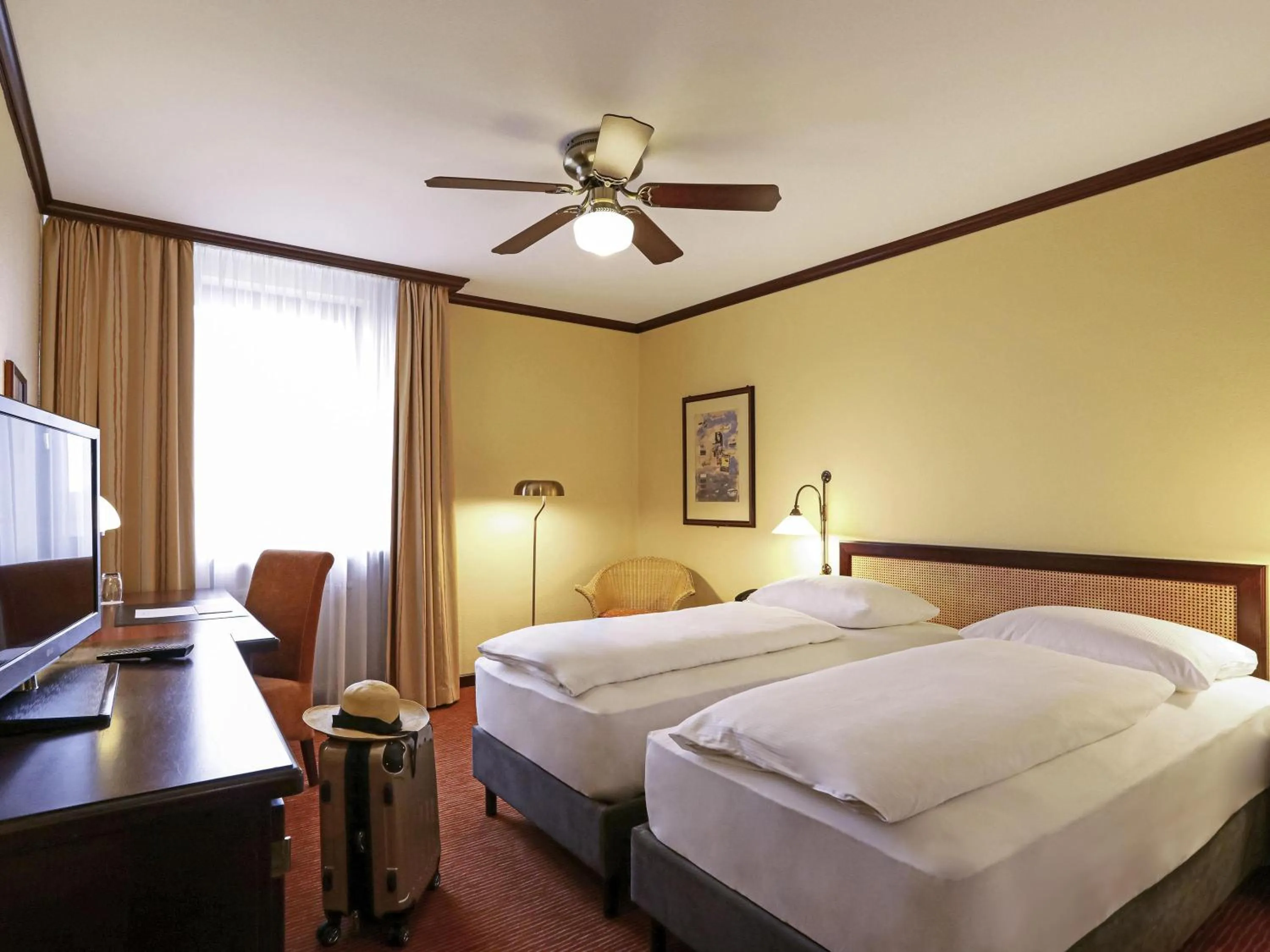 Bedroom, Bed in Mercure Hotel Frankfurt Airport Langen