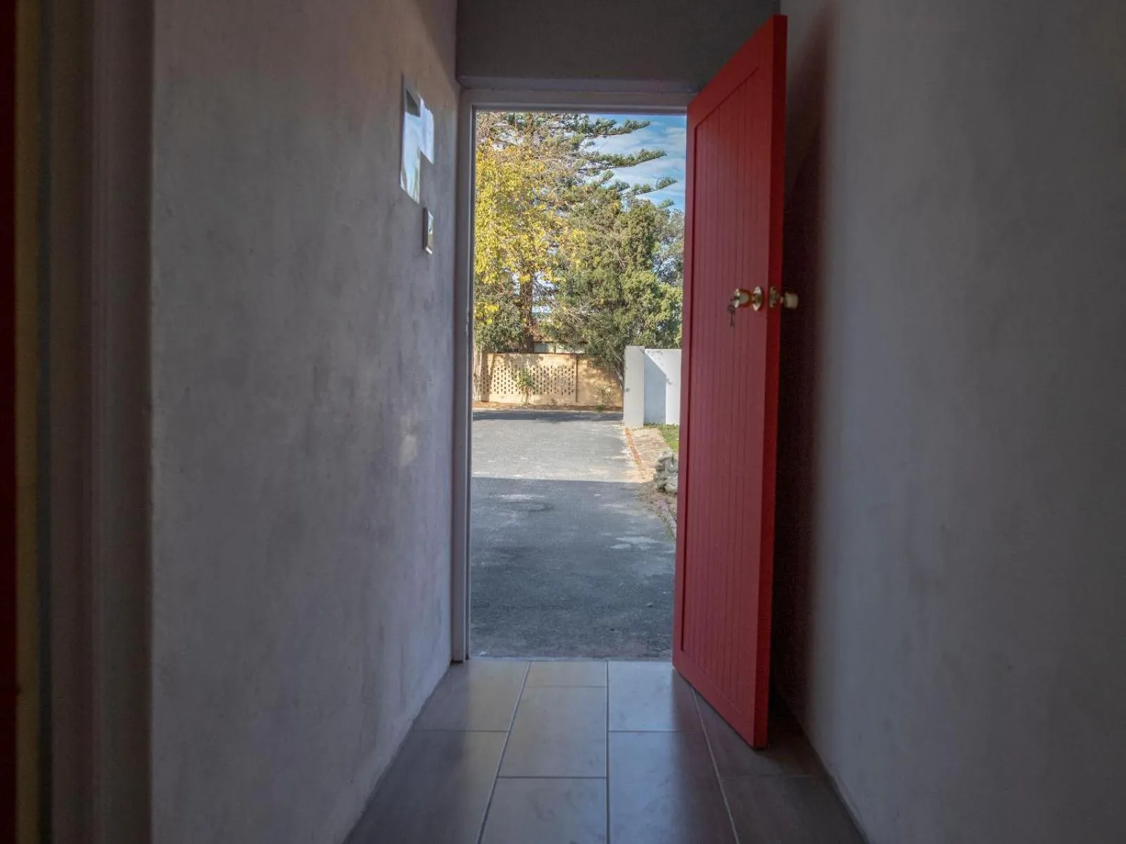 Facade/entrance in Lyronne Guest house, Shuttle and Tours