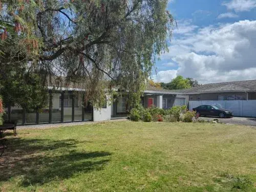 Lyronne Guest house, Shuttle and Tours Lyronne Guest house, Shuttle and Tours