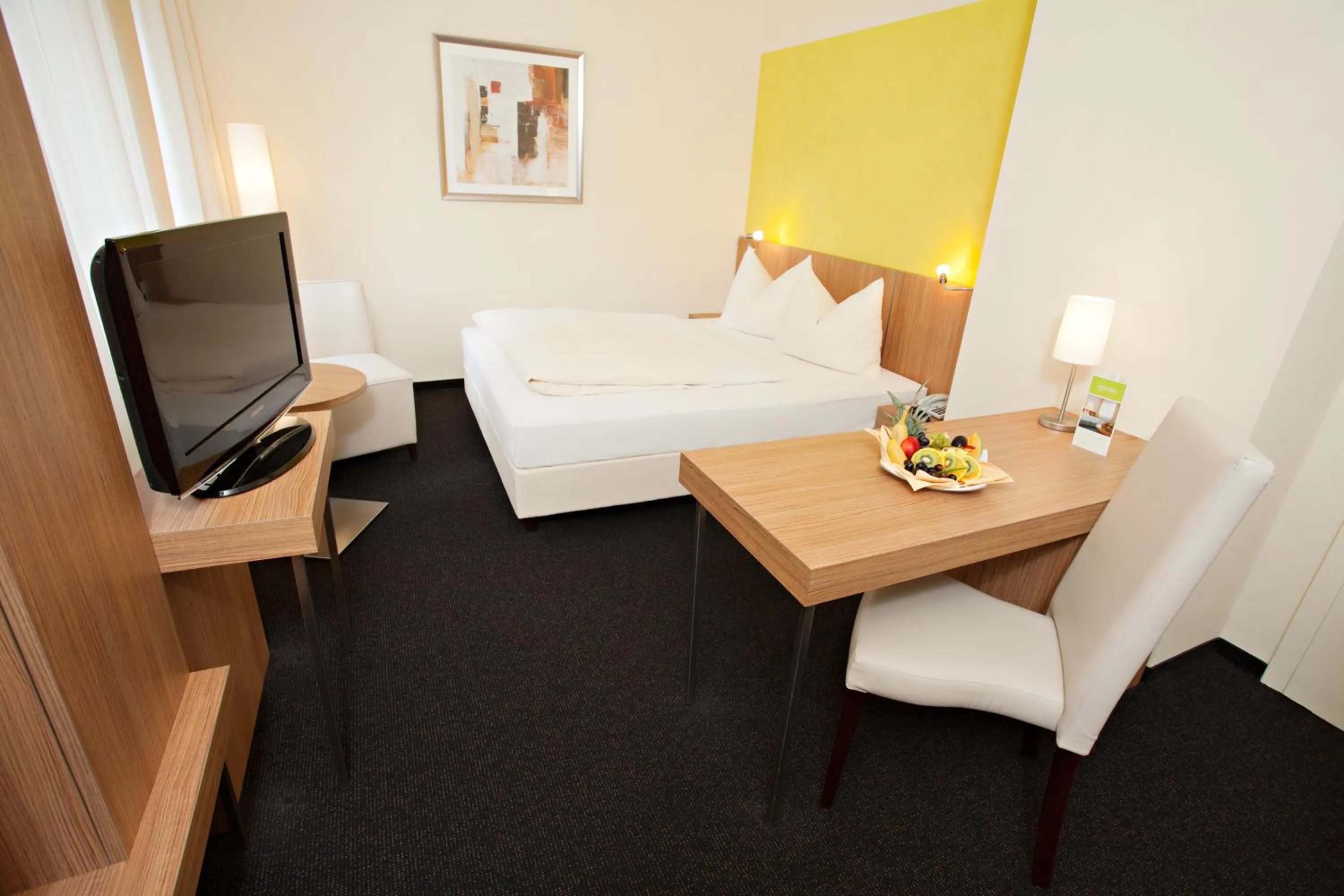 Photo of the whole room, Bed in Hotel Vorfelder