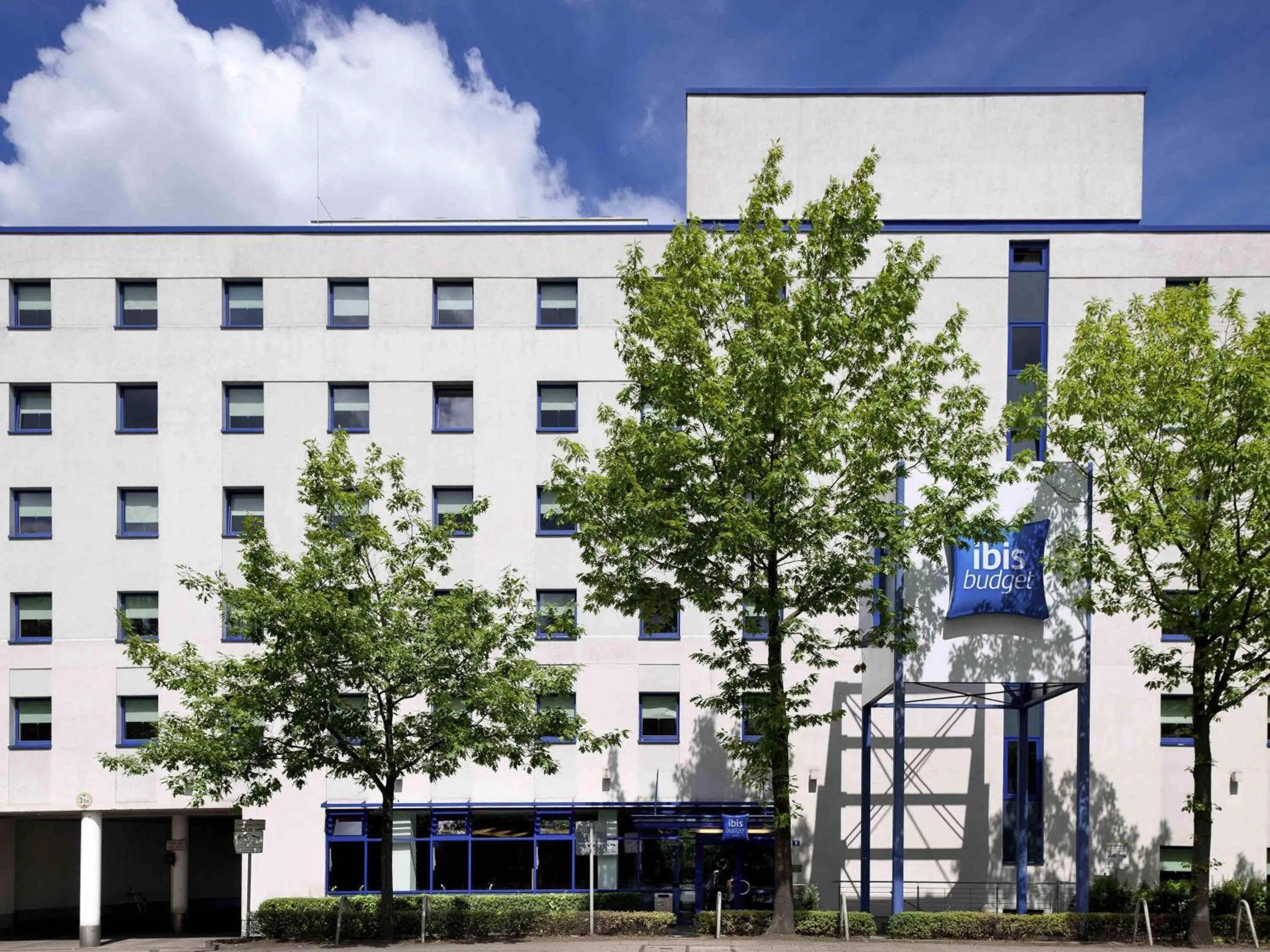 Property building in ibis budget Hamburg Altona