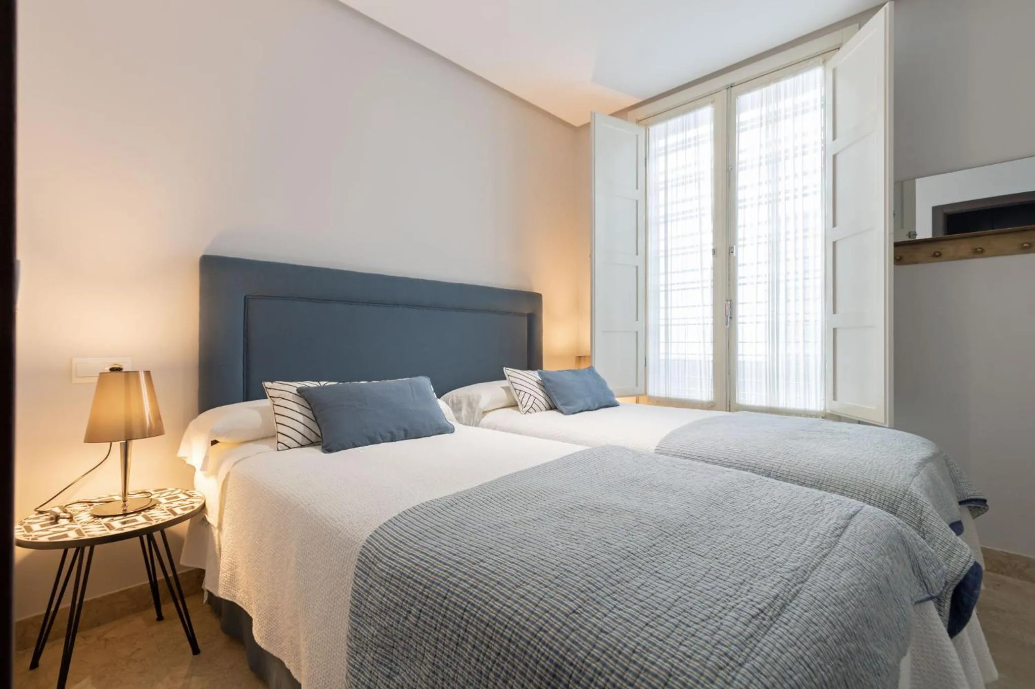 Bed in Alkazar Gardens Old Town 6 pax
