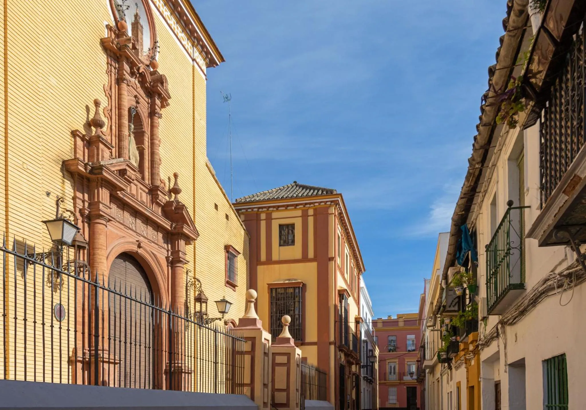 Neighbourhood in Alkazar Gardens Old Town 6 pax