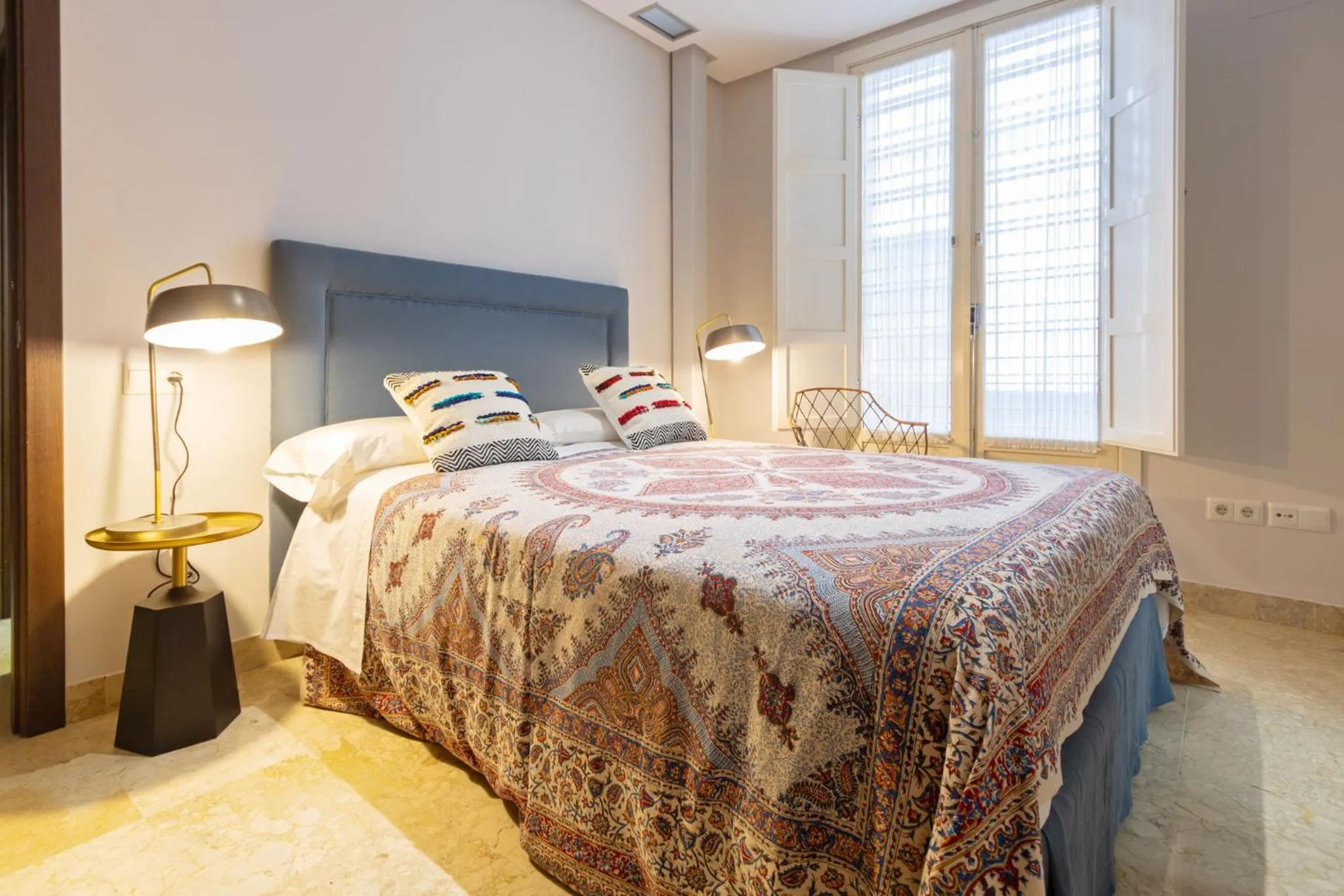 Bed in Alkazar Gardens Old Town 6 pax