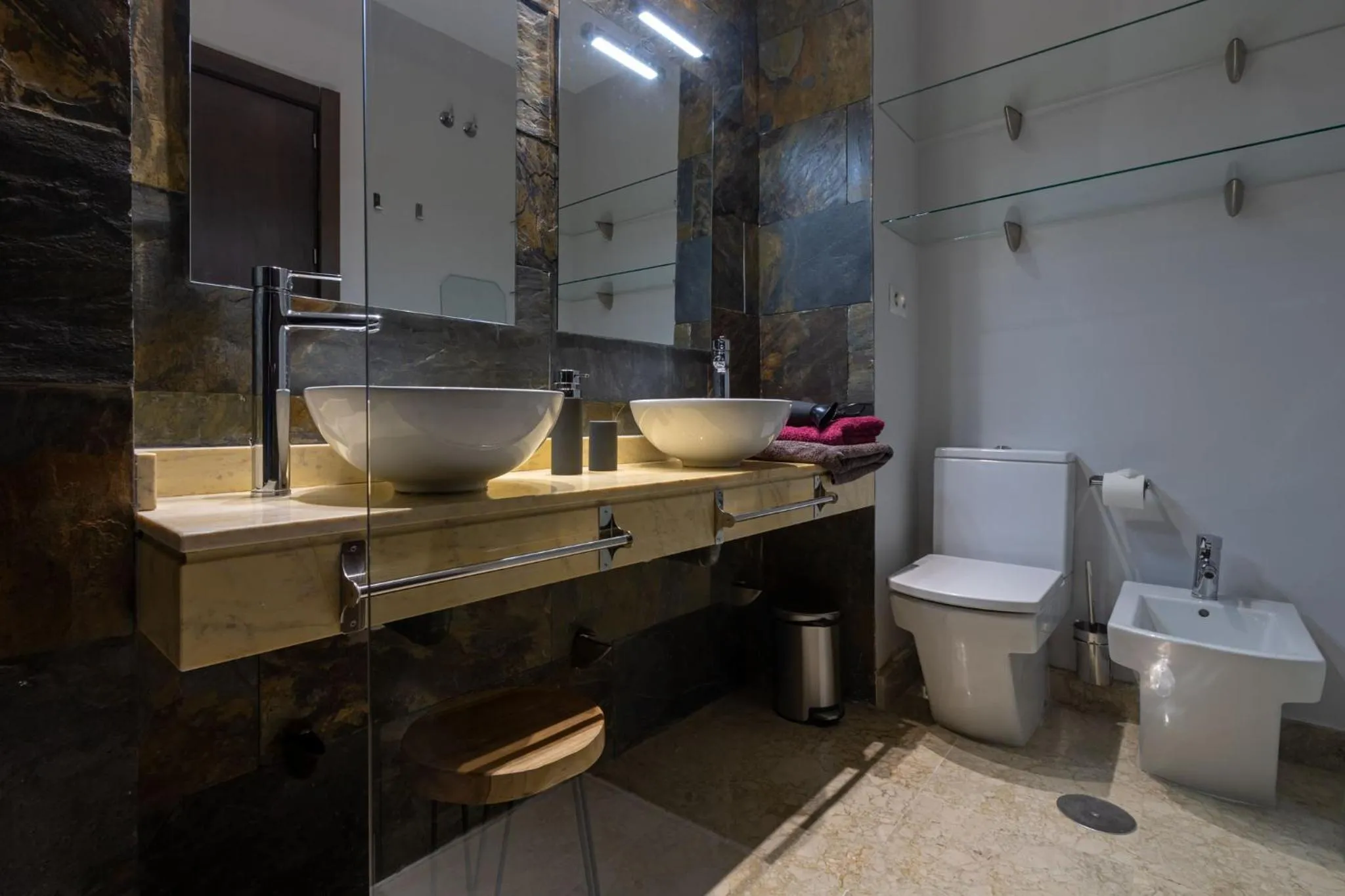 Bathroom in Alkazar Gardens Old Town 6 pax