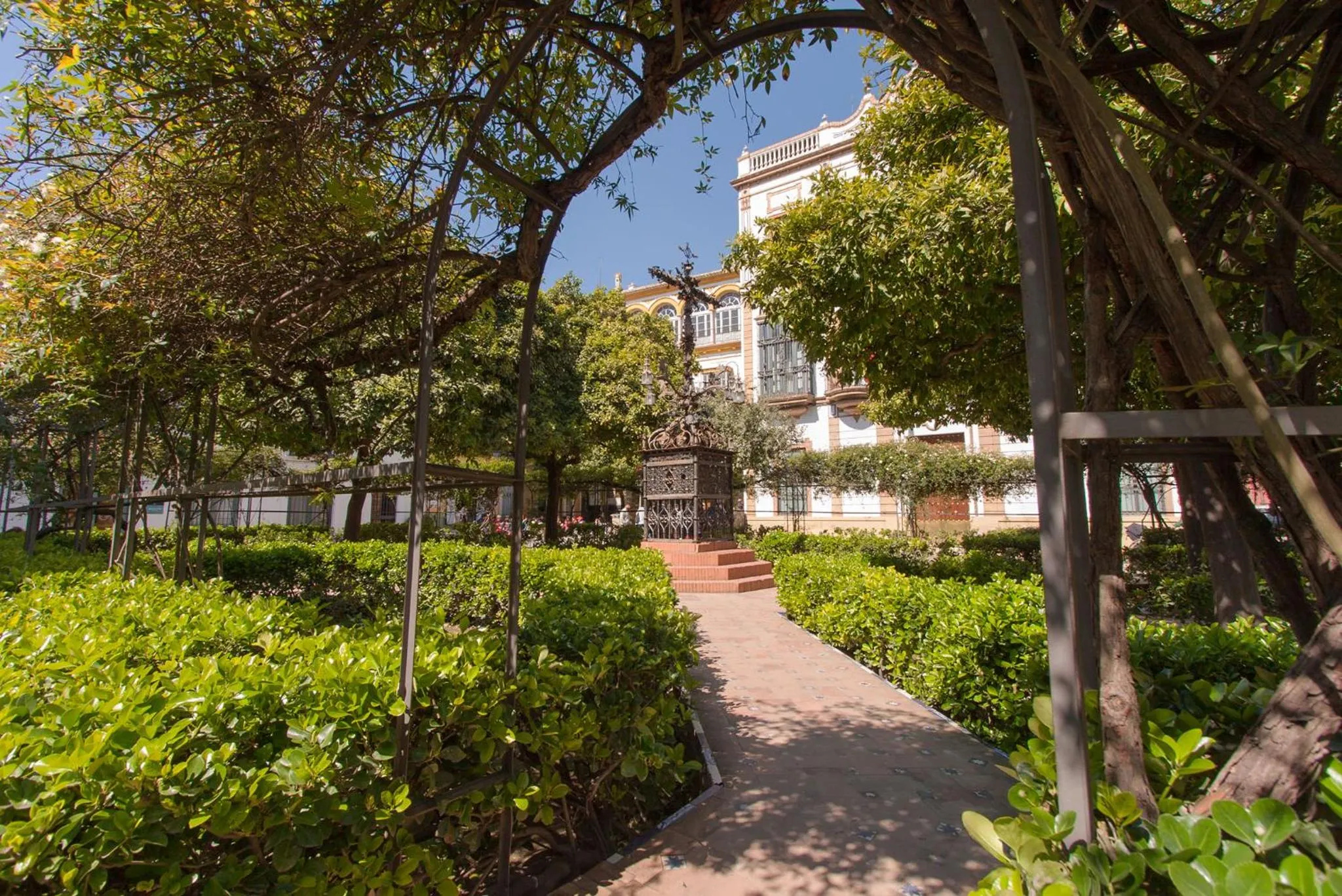 Alkazar Gardens Old Town 6 pax