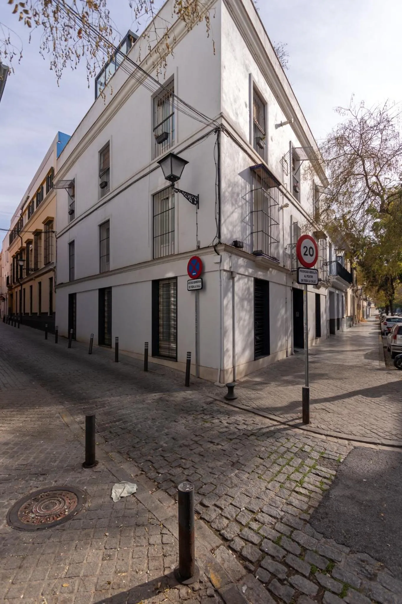 Property building in Alkazar Gardens Old Town 6 pax