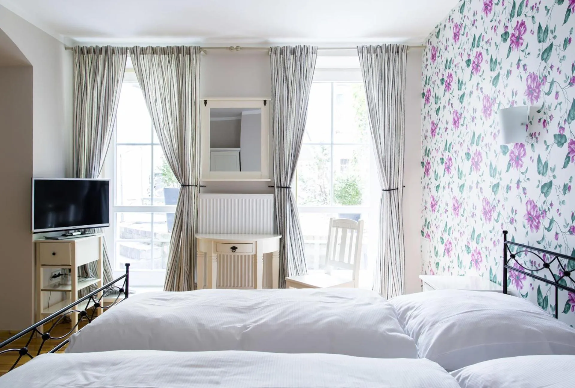 Decorative detail, Bed in Hotel Residenz Begaswinkel