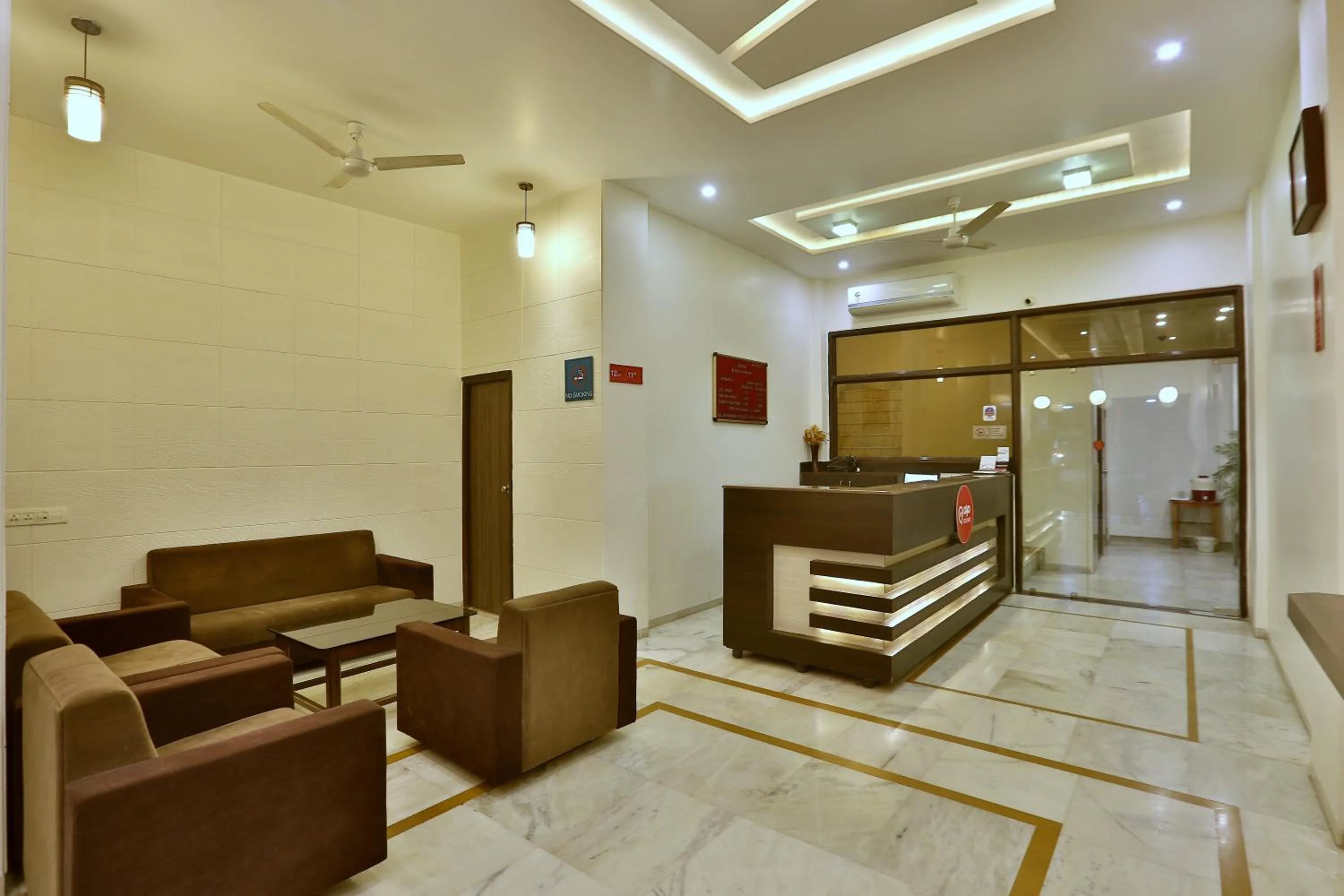 Lobby or reception in Hotel Kamran Palace