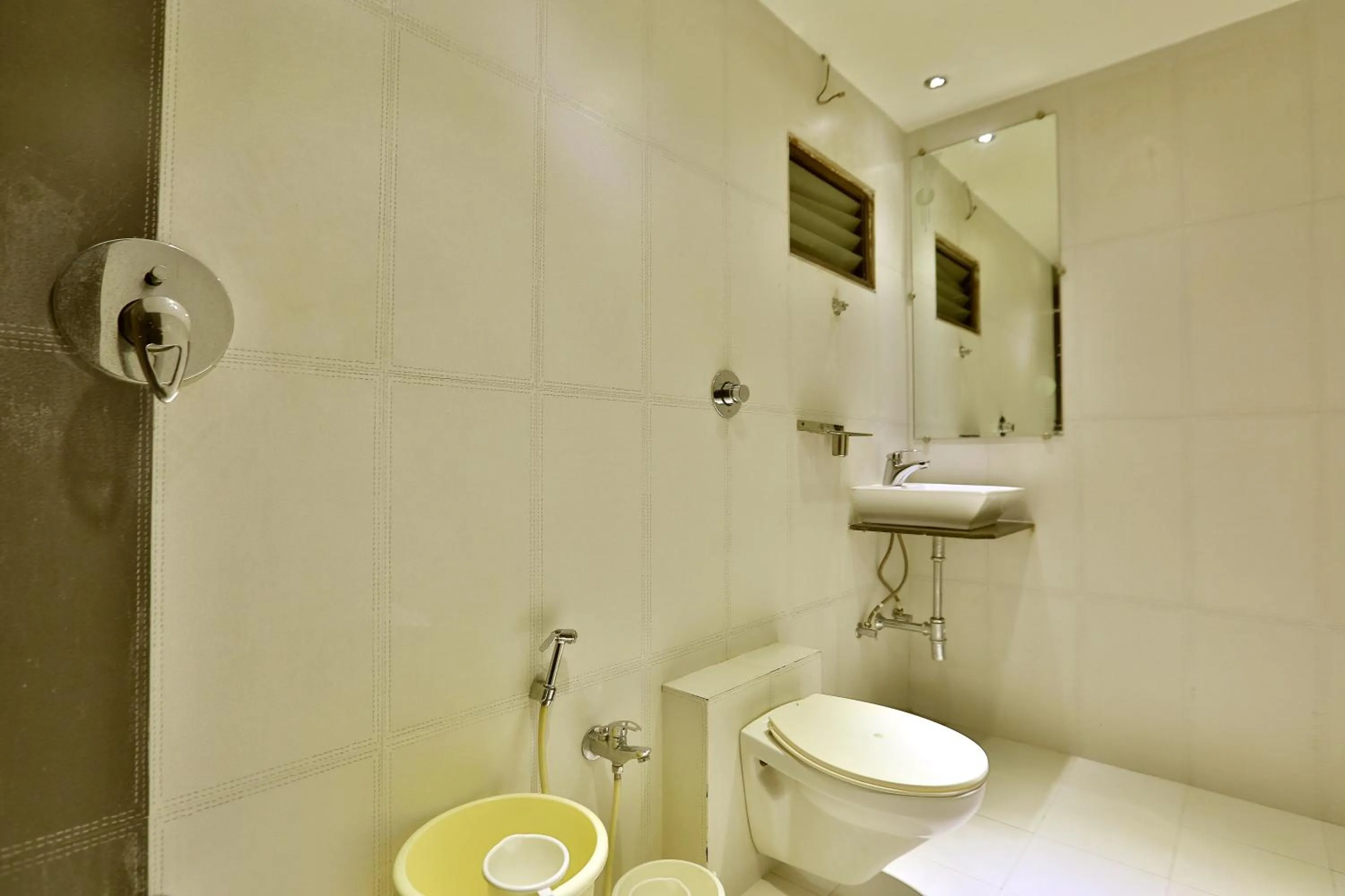 Toilet in Hotel Kamran Palace