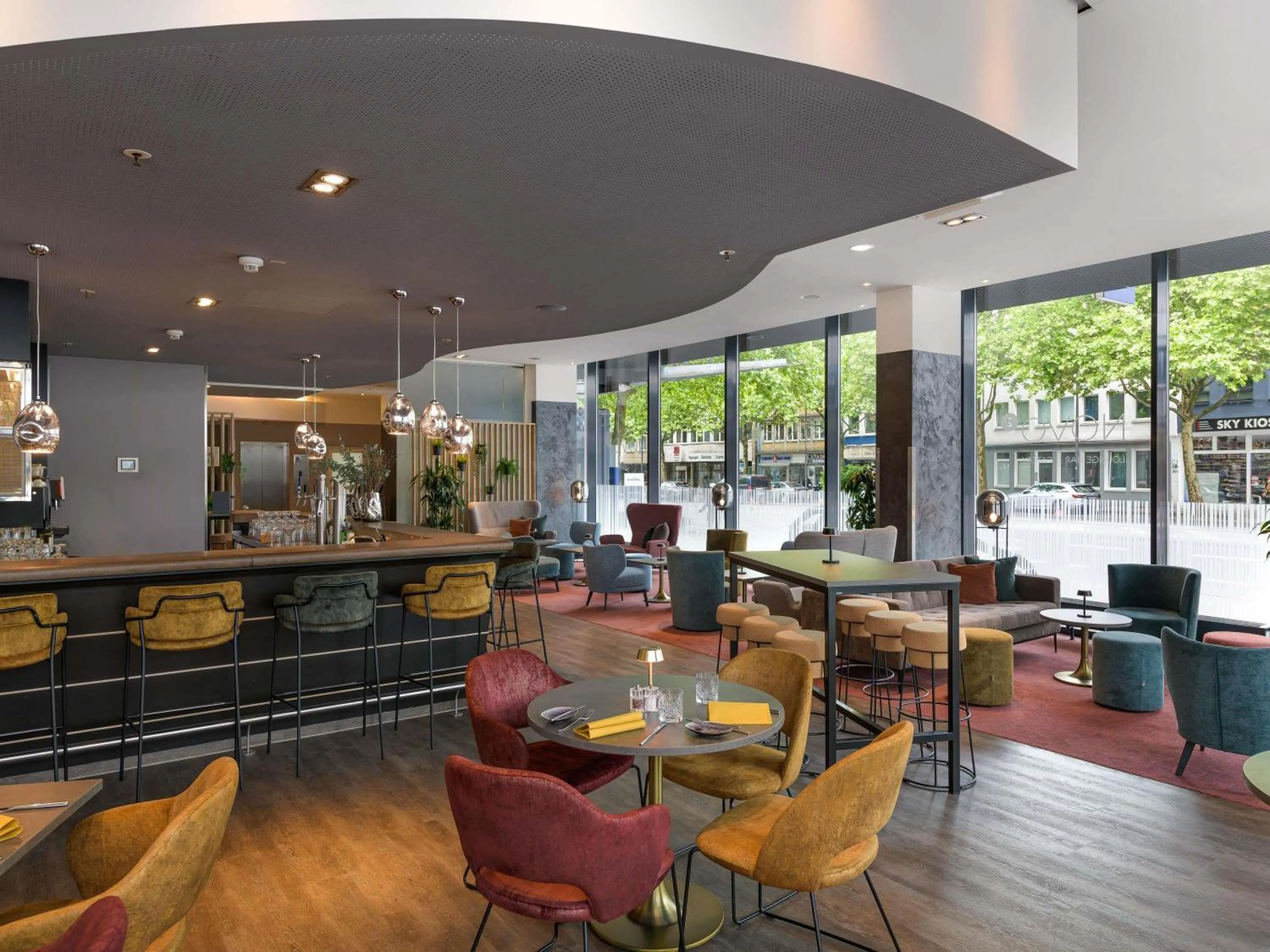 Restaurant/places to eat in Novotel Aachen City