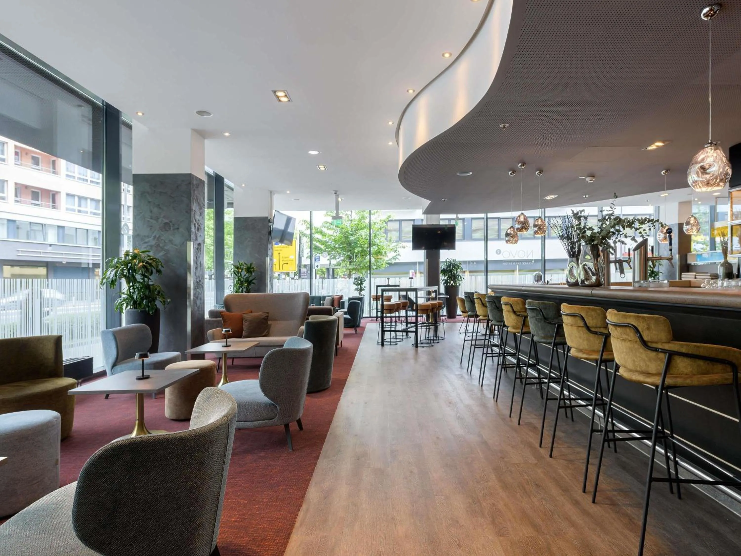 Lounge or bar in Novotel Aachen City
