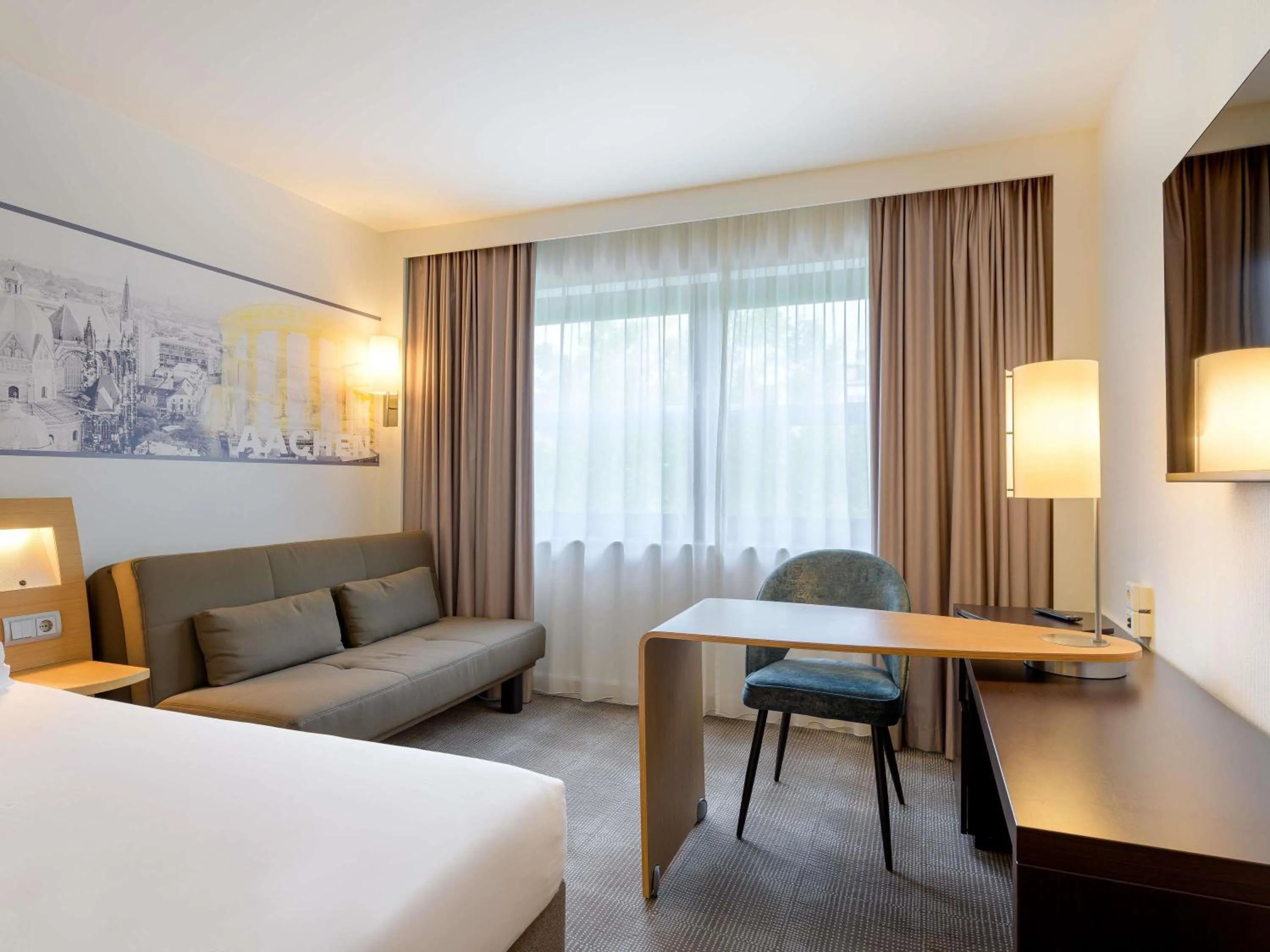 Bedroom, Bed in Novotel Aachen City