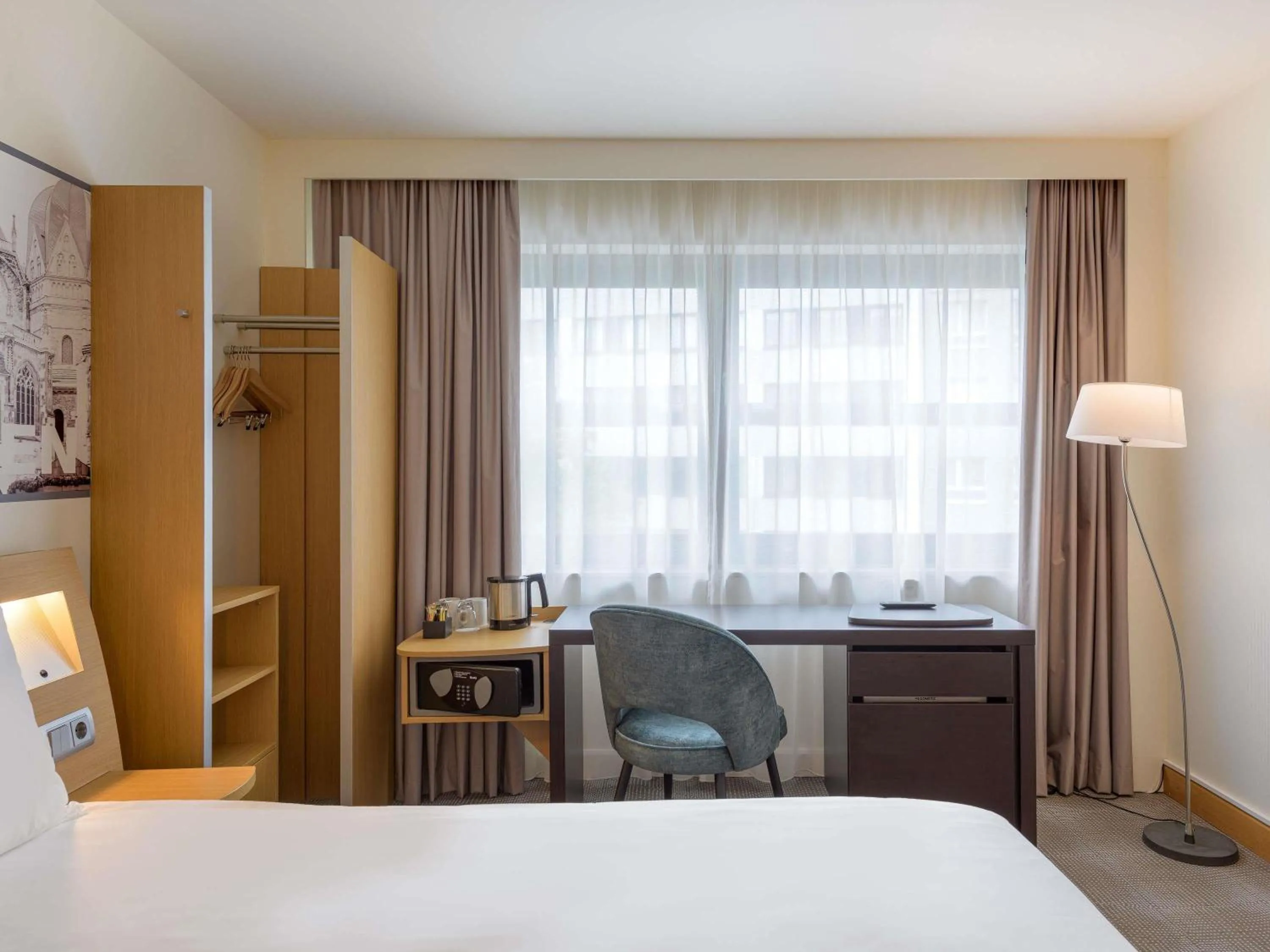 Bedroom, Bed in Novotel Aachen City