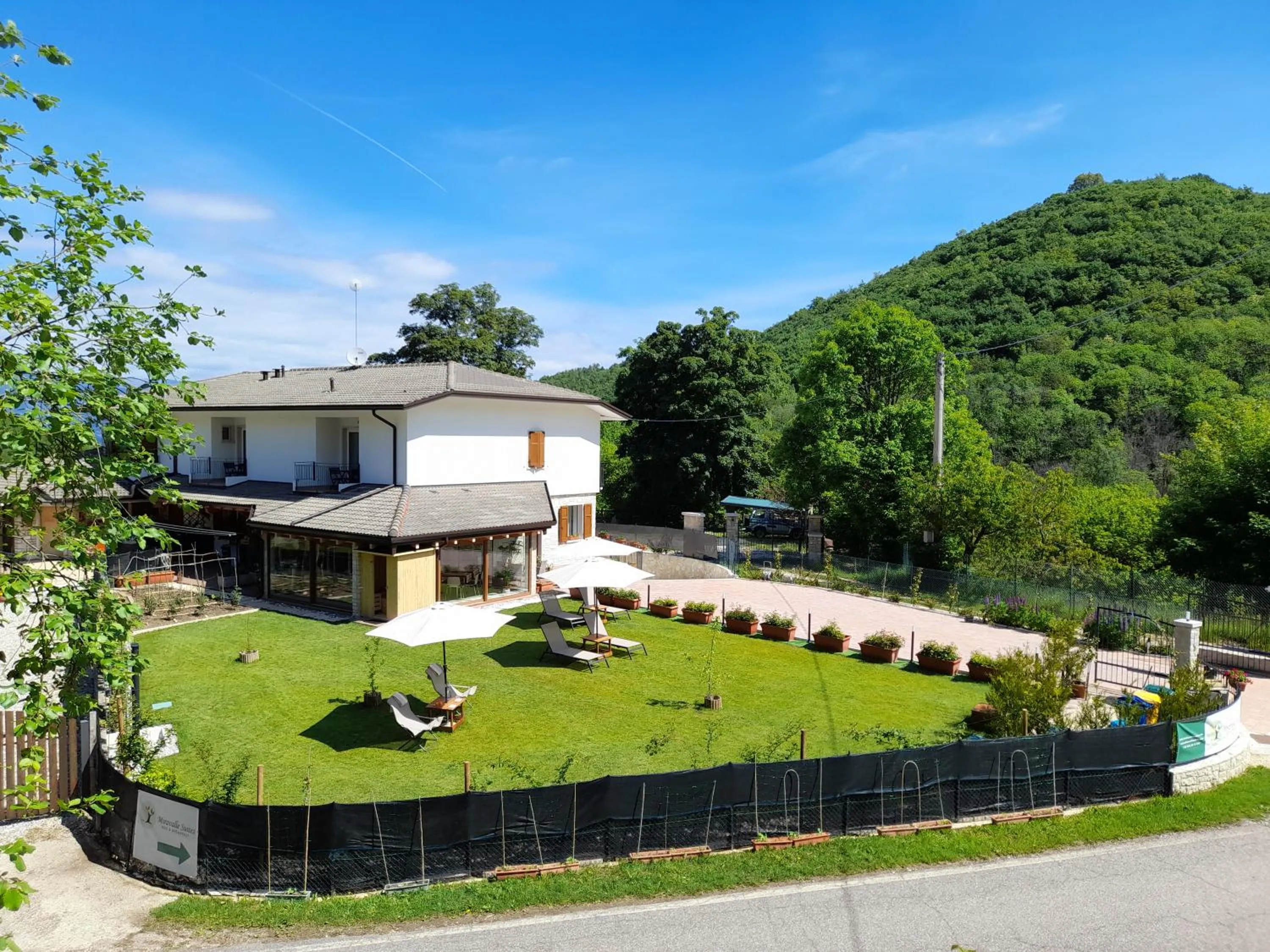 Property building in Miravallesuites