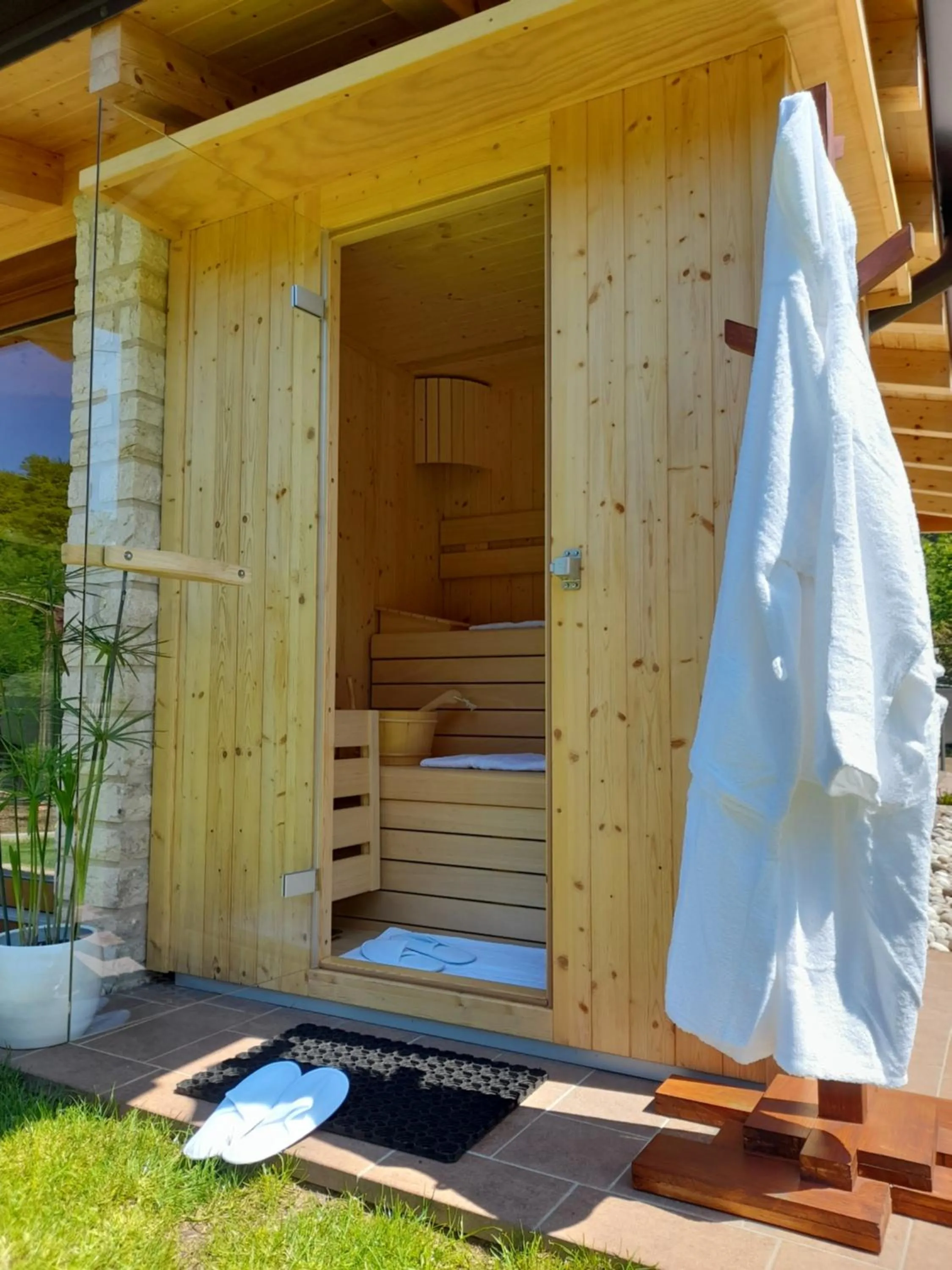 Sauna in Miravallesuites