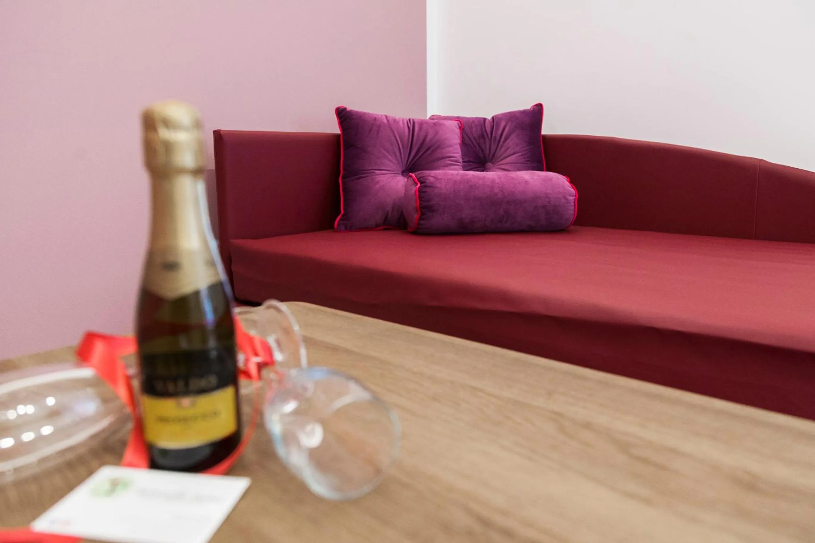 Bed in Miravallesuites