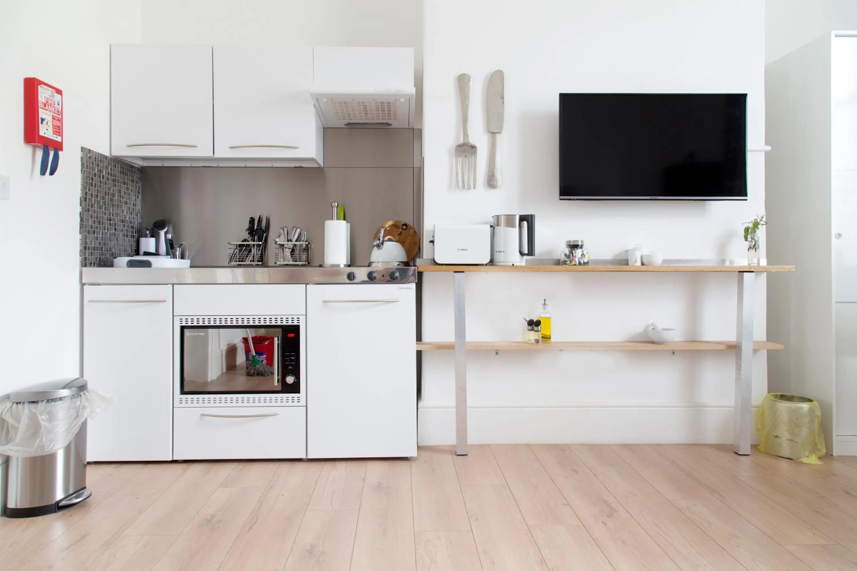 Kitchen or kitchenette in Cambridge City Studios by Paymán Club