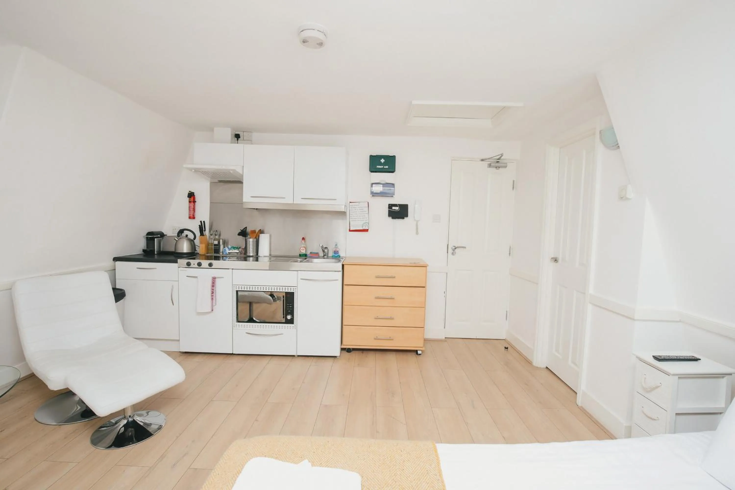 Kitchen or kitchenette in Cambridge City Studios by Paymán Club