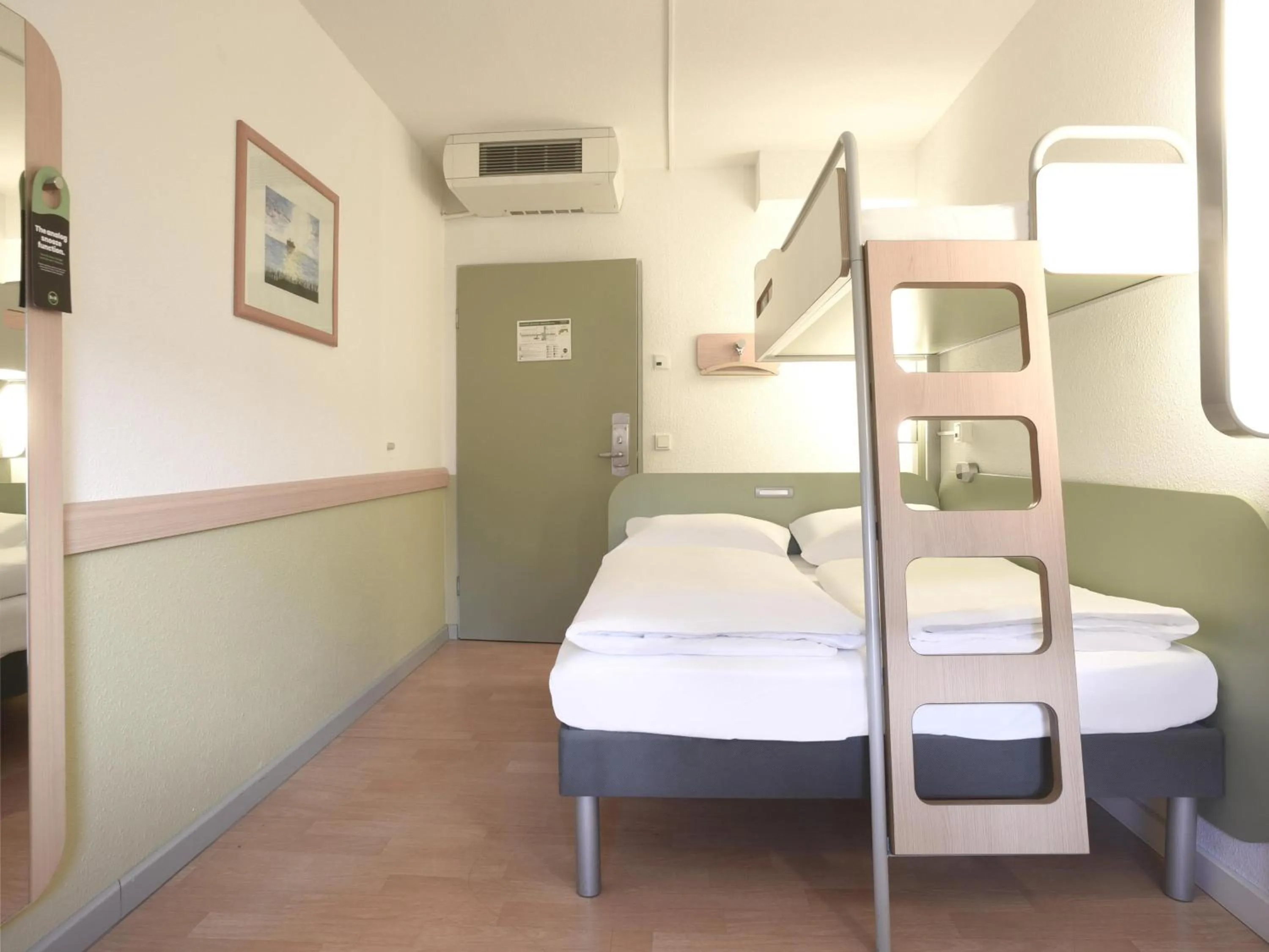 Photo of the whole room, Bed in B&B Hotel Lübeck Berliner-Platz