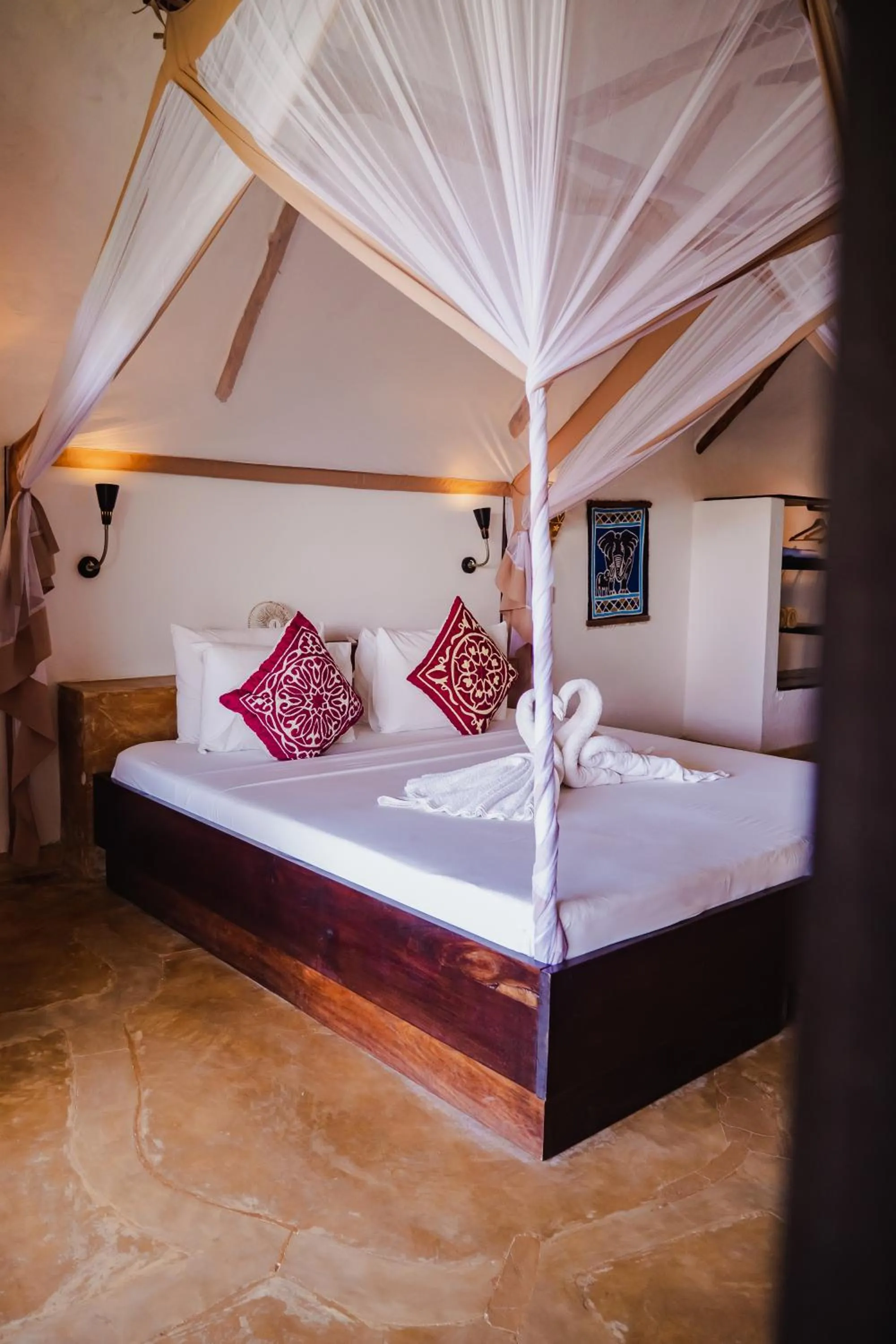 Decorative detail, Bed in Sunshine Bay Hotel Zanzibar