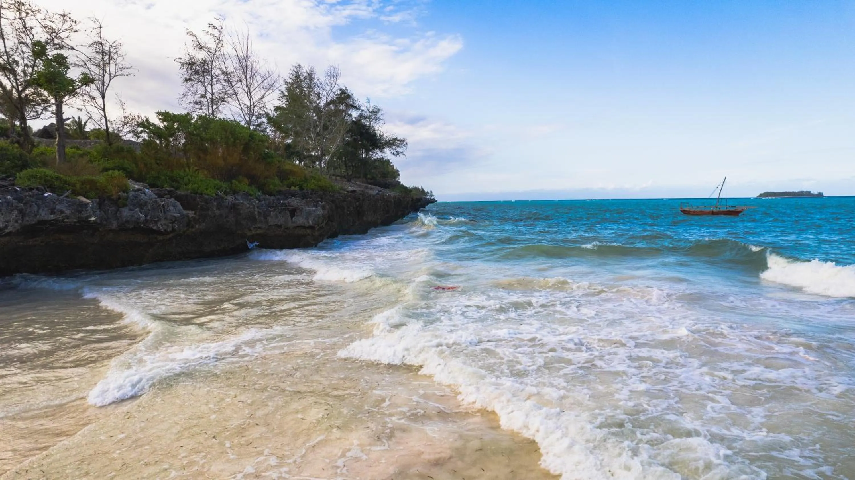 Beach in Sunshine Bay Hotel Zanzibar