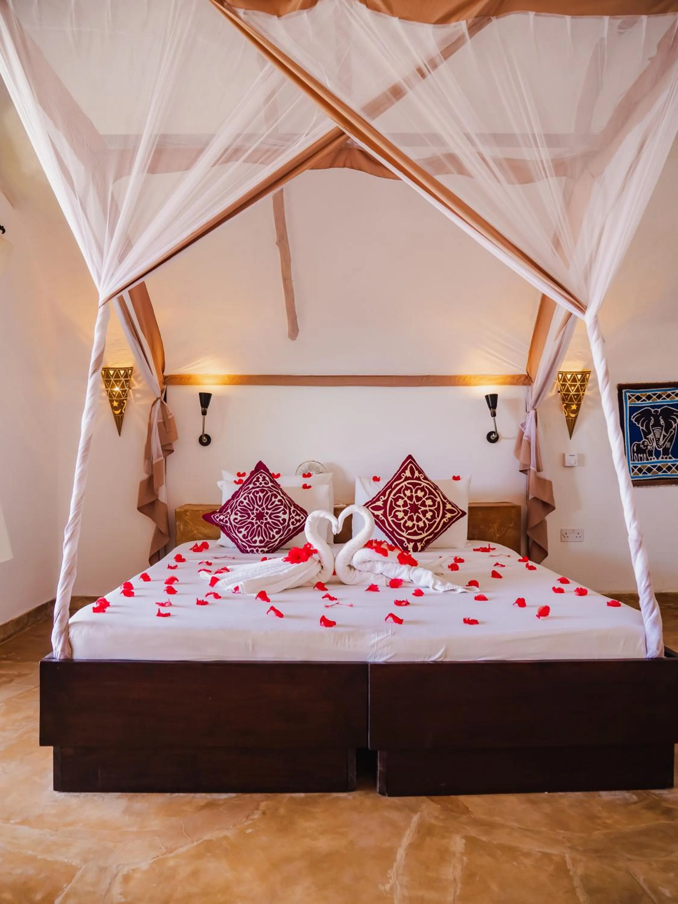 Property building, Bed in Sunshine Bay Hotel Zanzibar