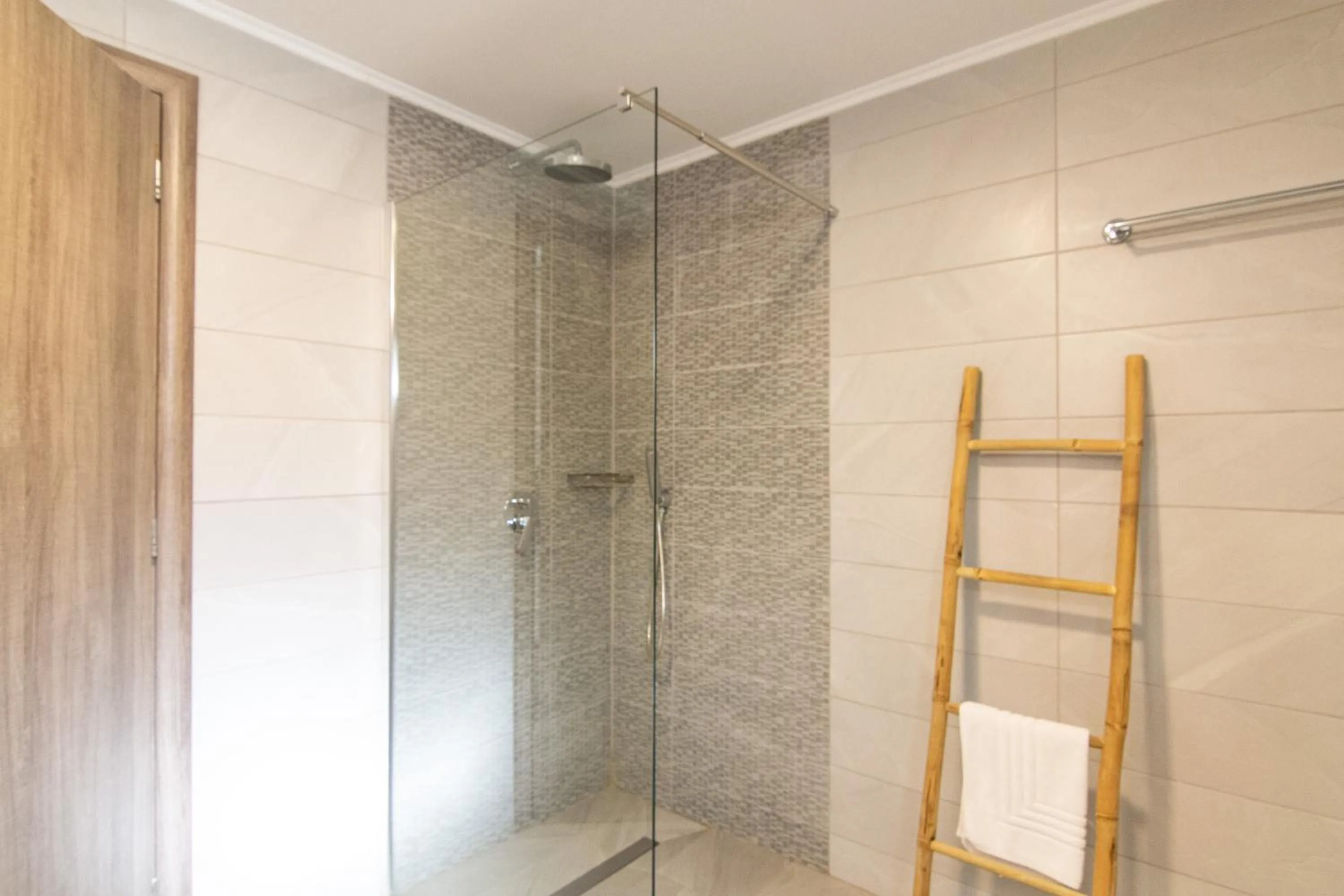 WHITE DONKEY BOUTIQUE Hotel