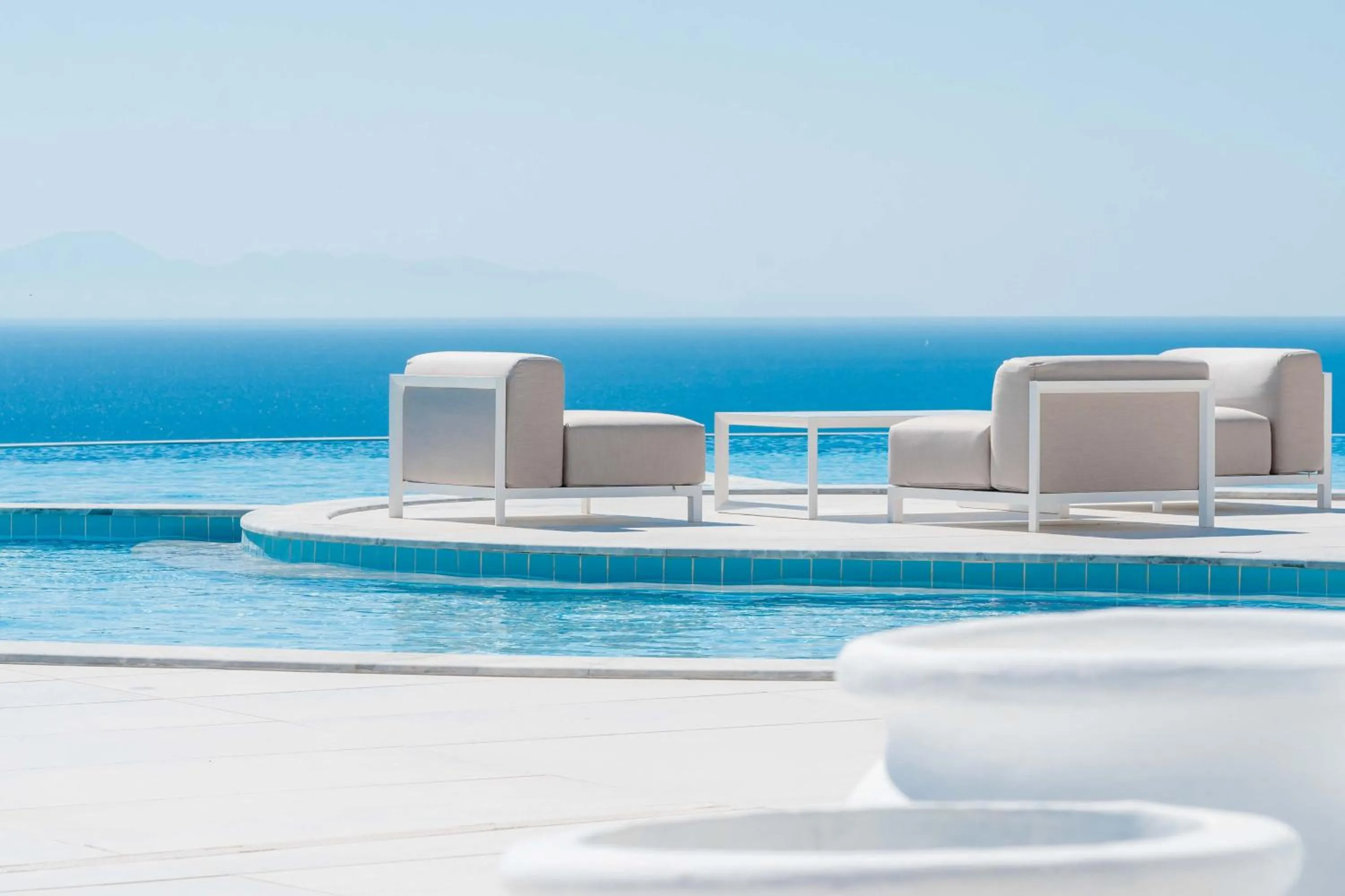 WHITE DONKEY BOUTIQUE Hotel