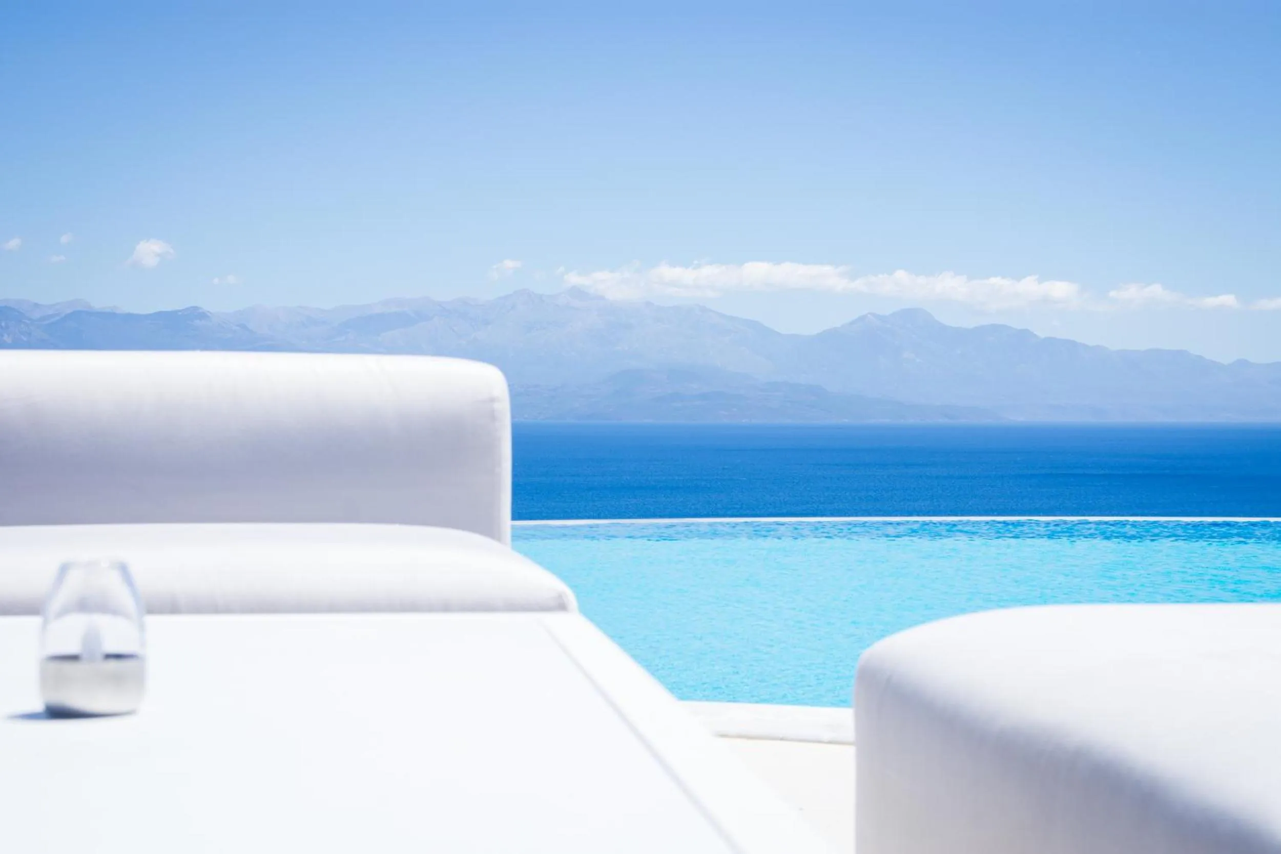 WHITE DONKEY BOUTIQUE Hotel