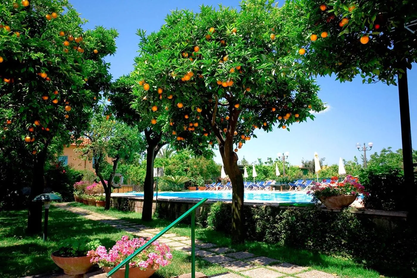 Swimming pool in Hotel Girasole